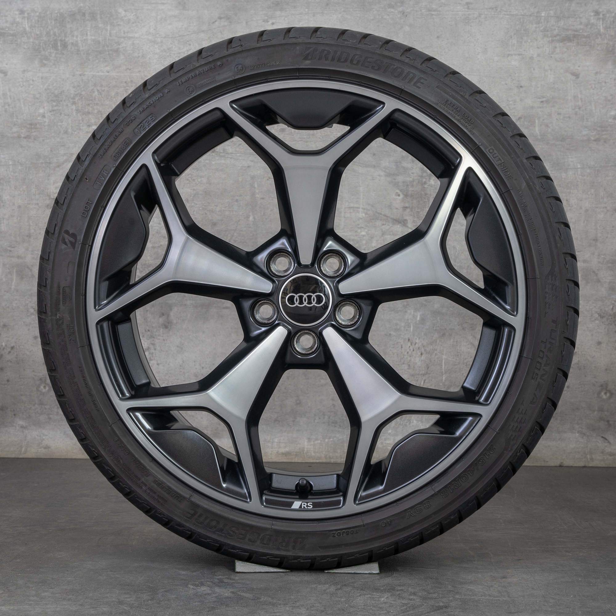 Original Audi A1 Felgen 18 Zoll GB Sommerräder 82A601025BC granit matt glanzgedreht