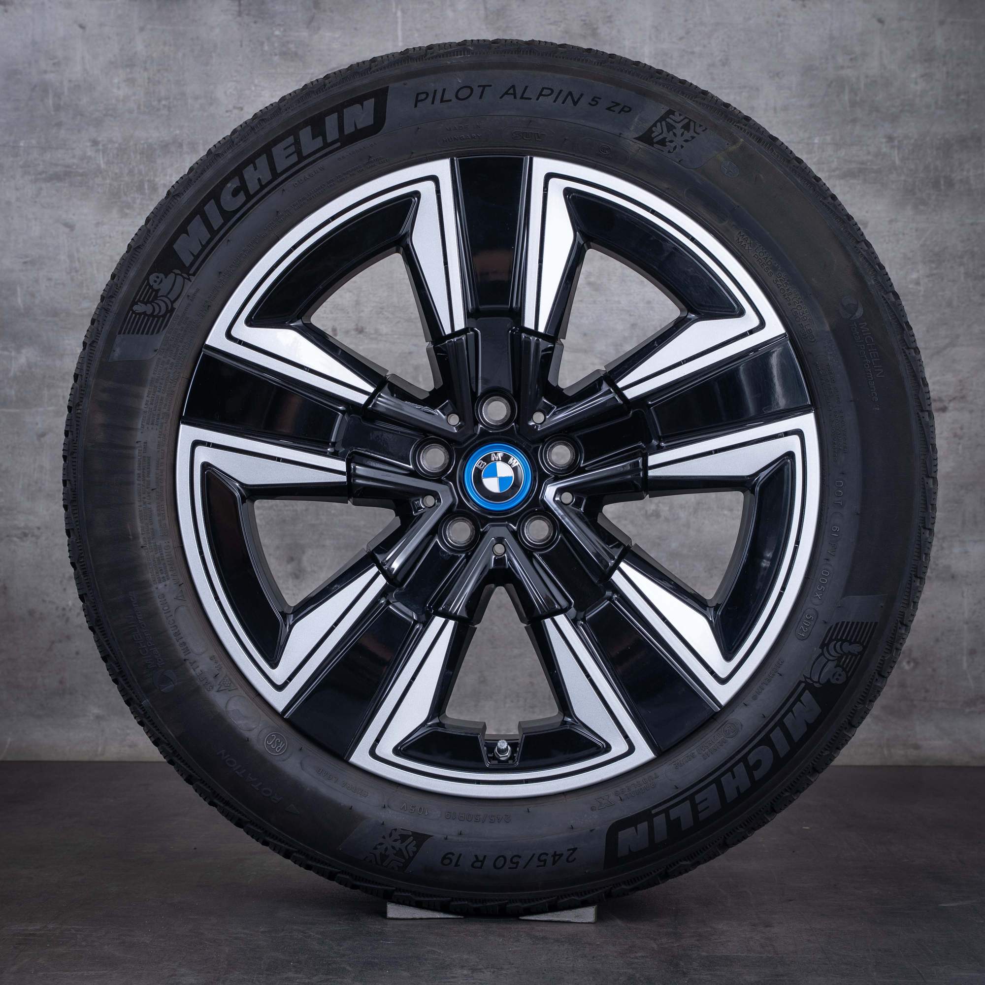 Original BMW iX3 Winterräder 19 Zoll G08 Felgen Styling 842 6895627 jet black uni silber