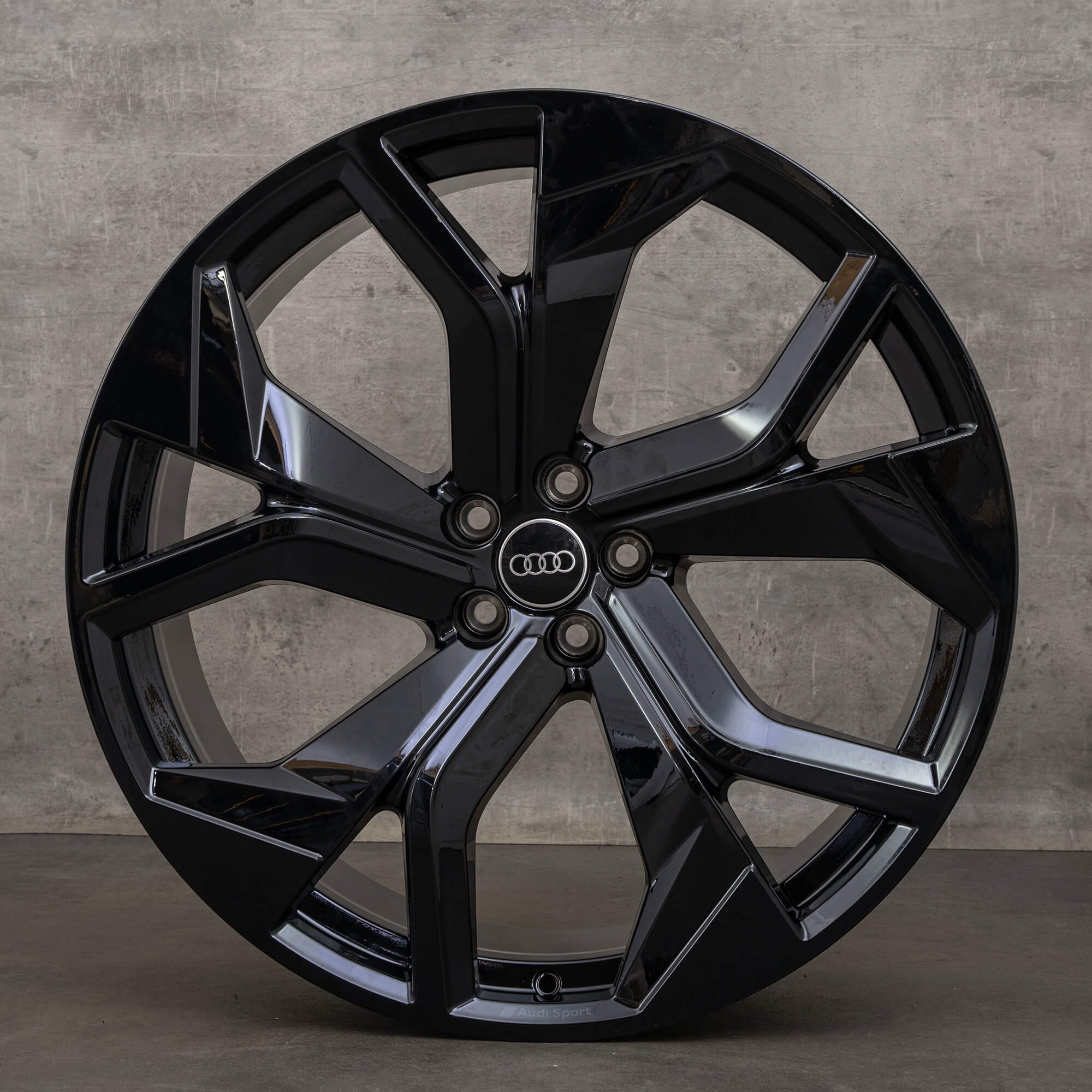 Original Audi RS Q8 Felgen 23 Zoll Rotor 4M8 4M8601025DC schwarz hochglanz