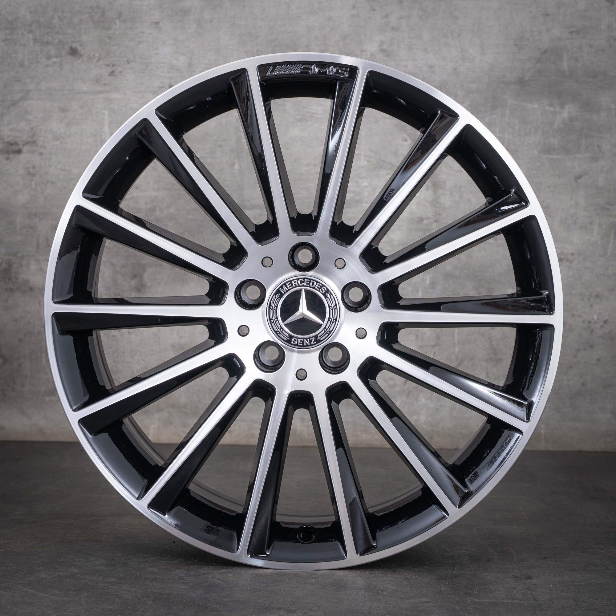 Original Mercedes Benz C-Klasse AMG Felgen 19 Zoll W205 S205 C205 A205 Sommerräder A2054011300 A2054011400 schwarz glanzgedreht
