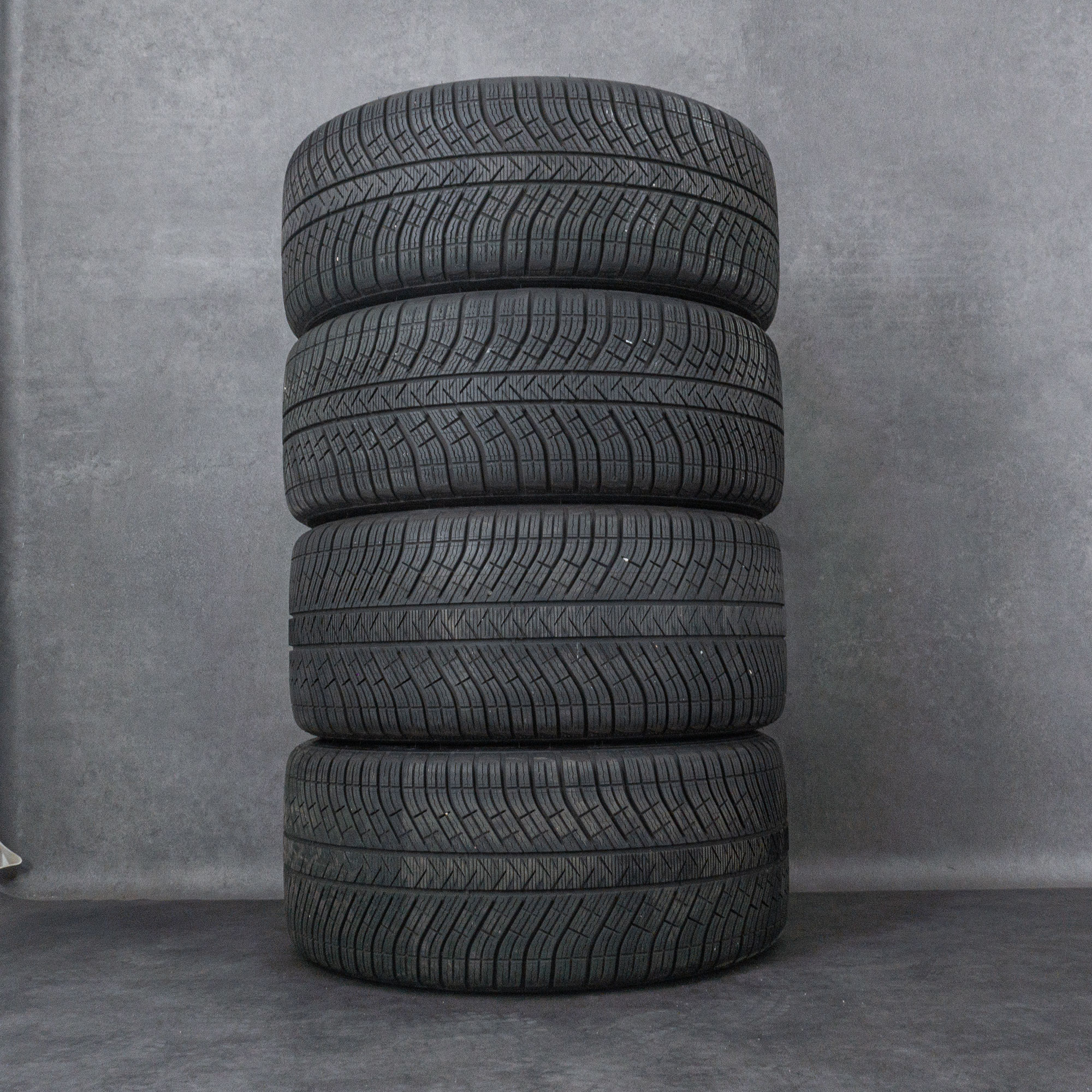 OEM Porsche 21 inch Cayenne 9Y3 RS Spyder Coup Michelin winter tires