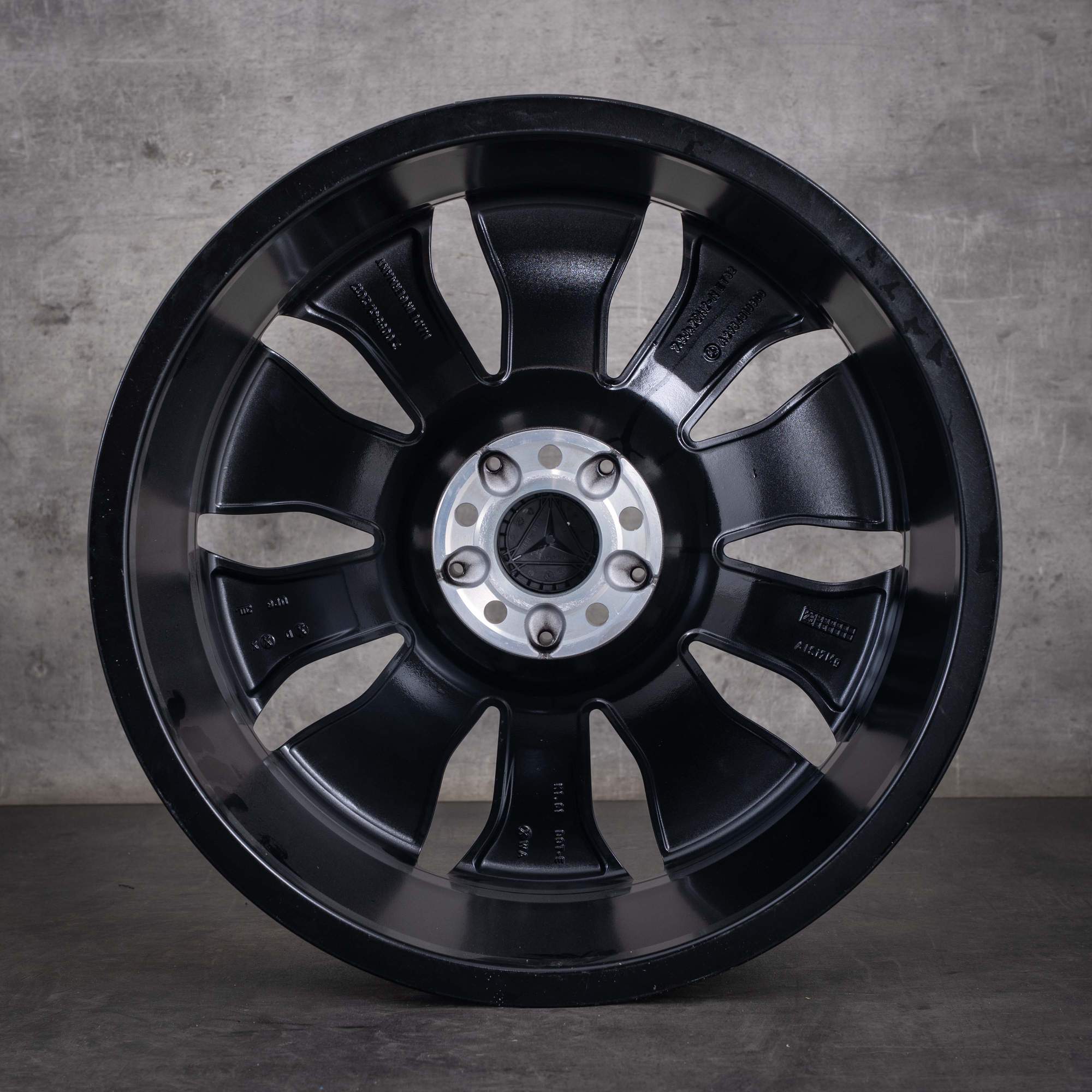 OEM Mercedes-Benz EQC 20inch rim N293 A2934010300 Black-Blue diamond cut - view 3 of 3