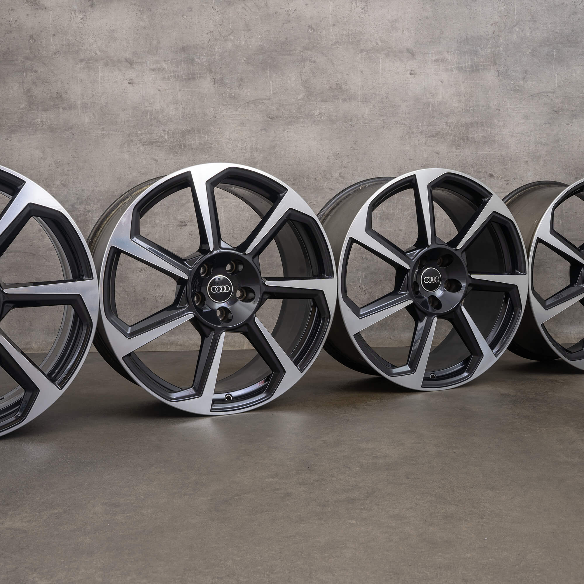 Audi TT RS 8S FV 20 inch rims 8S0601025AF anthracite black gloss turned ...