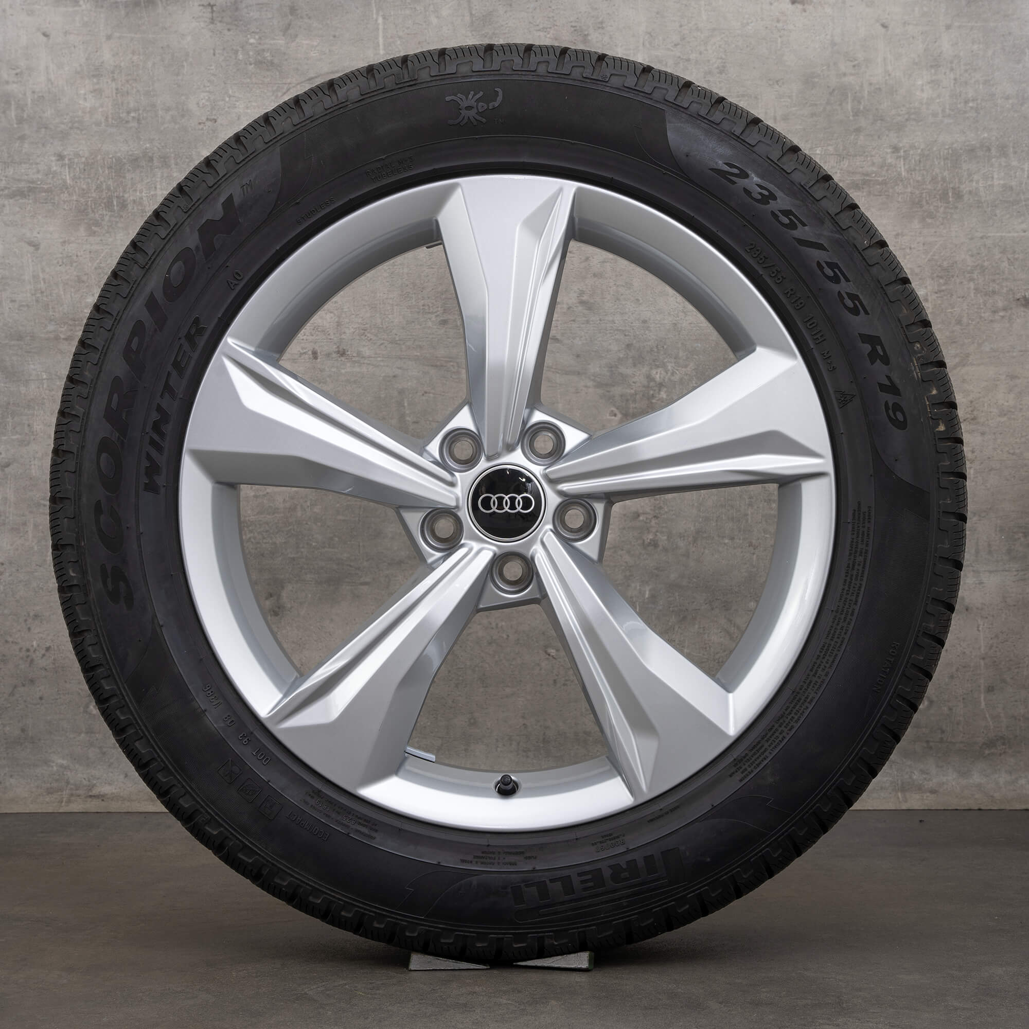 Oryginał Audi Q5 SQ5 koła zimowe 19 cali FY felgi 80A601025K dynamiczny wzór DOT 22 srebrny