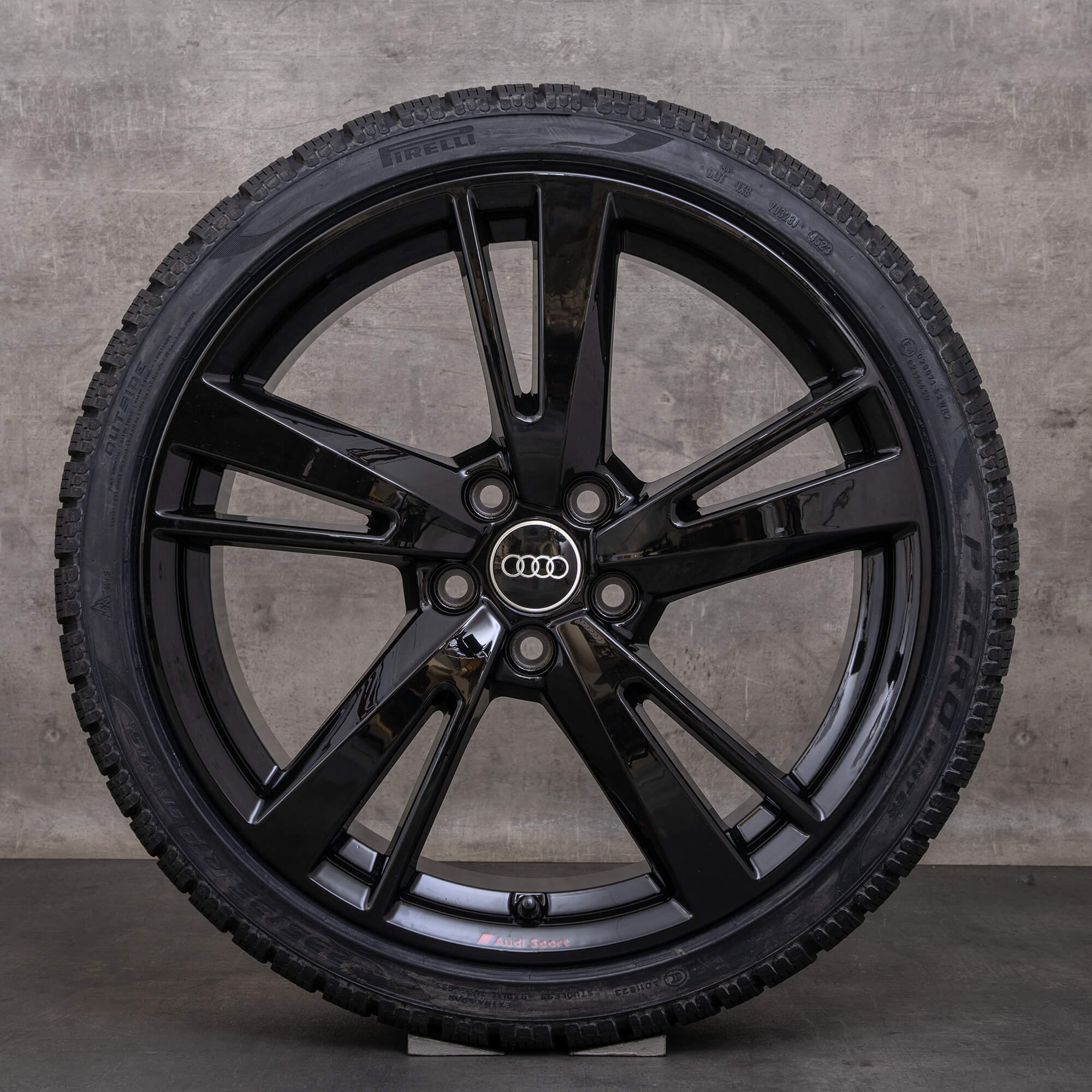 Originální zimní pneu s disky Audi A3 S3 RS3 19palcové ráfky na auto 8V Blade 8V0601025FK černé lesklé