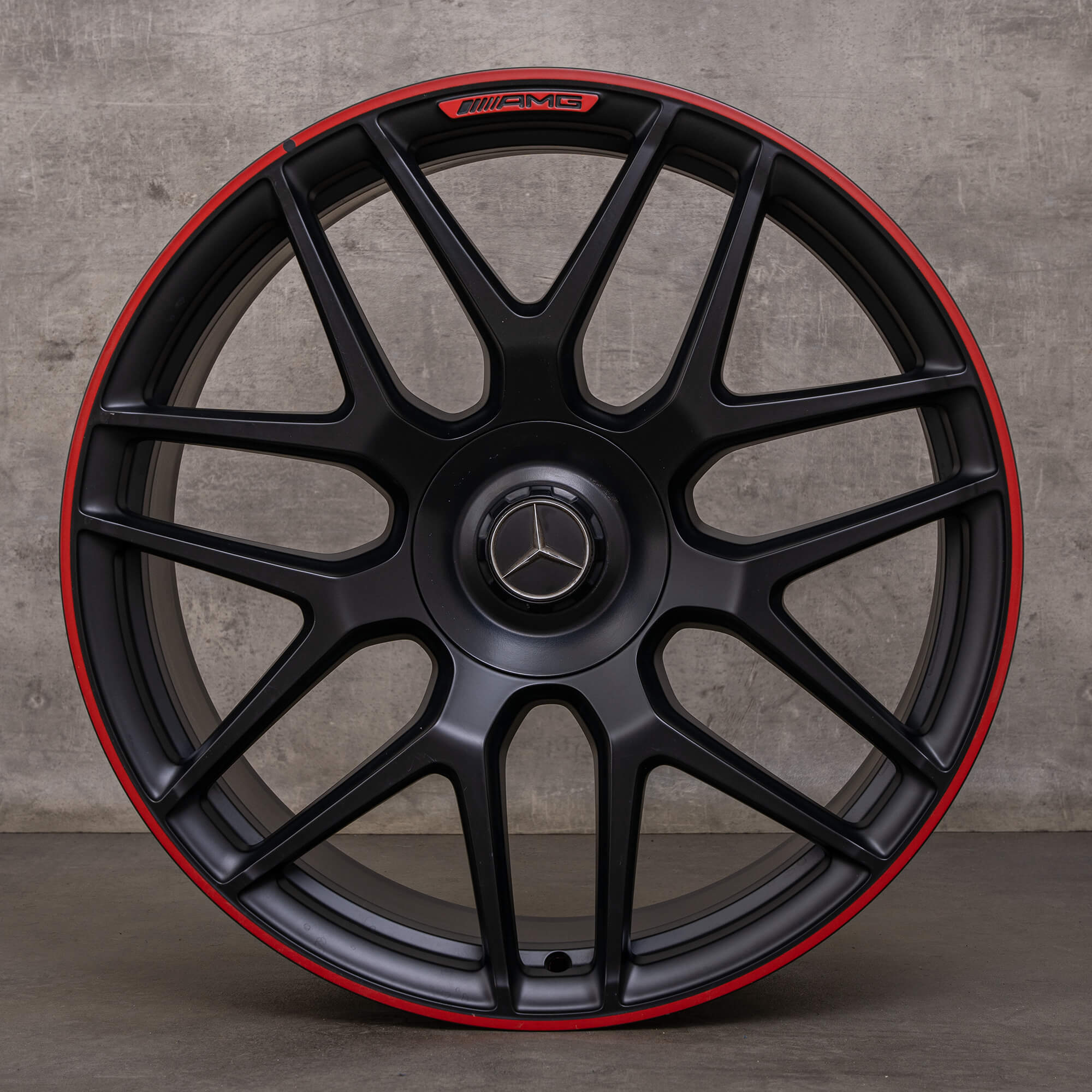 Originale Mercedes Benz G-Klasse G 63 AMG fælge 22 tommer W465 W463A A4634012000 sort mat fælg rød