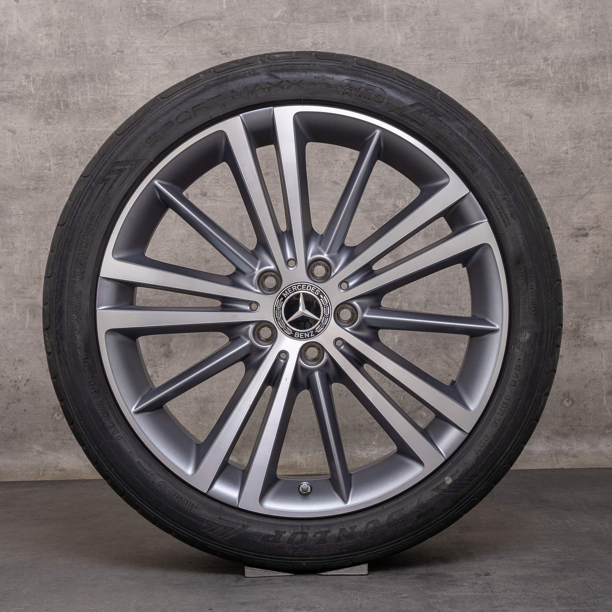 Original Mercedes Benz CLS AMG fälgar 19 tum C257 sommarhjul A2574010400 A2574010300 himalaya grå högblank svarvad