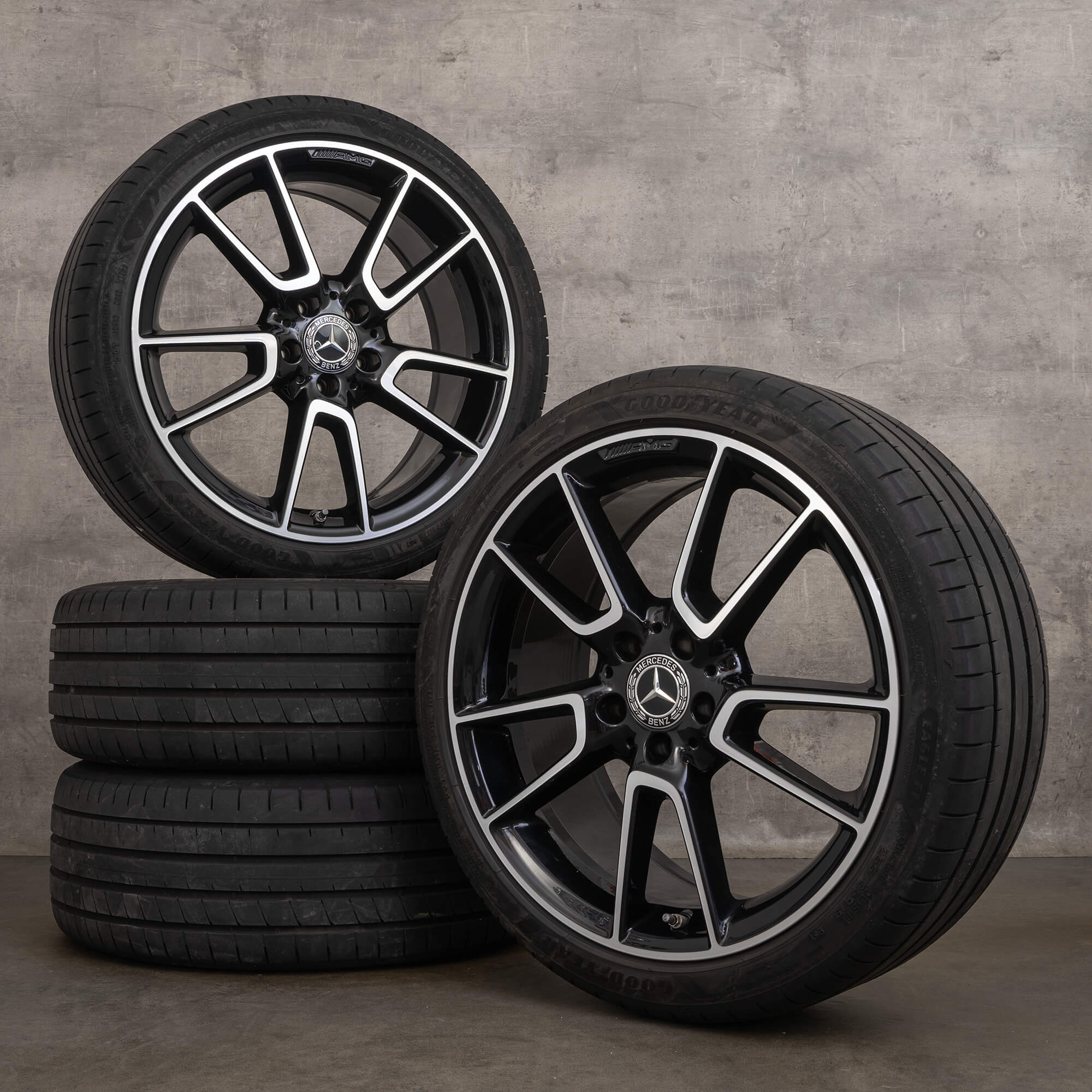Originele AMG Mercedes C Klasse W205 S205 C205 A205 18 inch zomerbanden Originele AMG Mercedes C Klasse W205 S205 C205 A205 18 inch zomerbanden