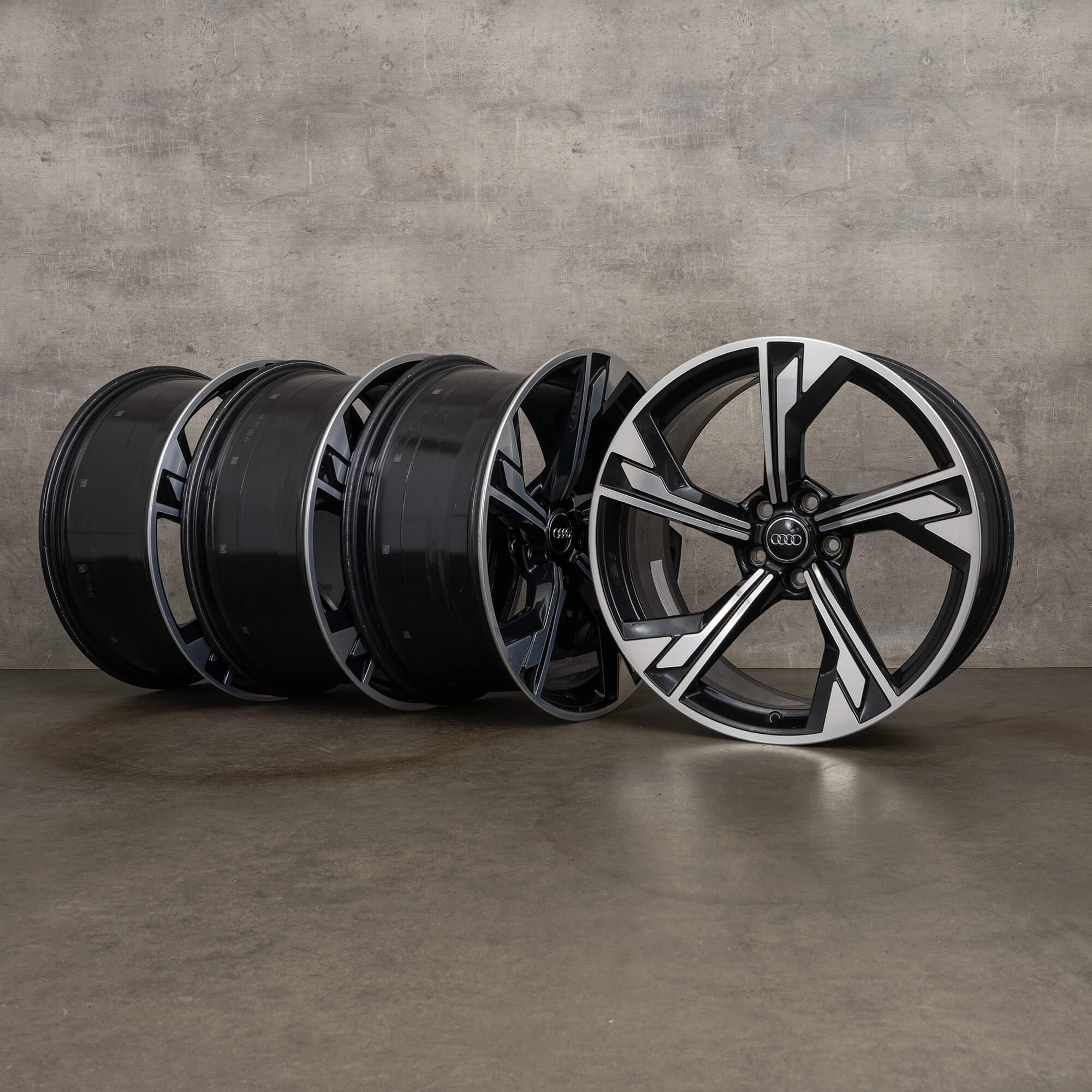 Originale Audi RS4 RS5 fælge 20 tommer B9 8W F5 Flag 8W0601025DT sort blankpoleret