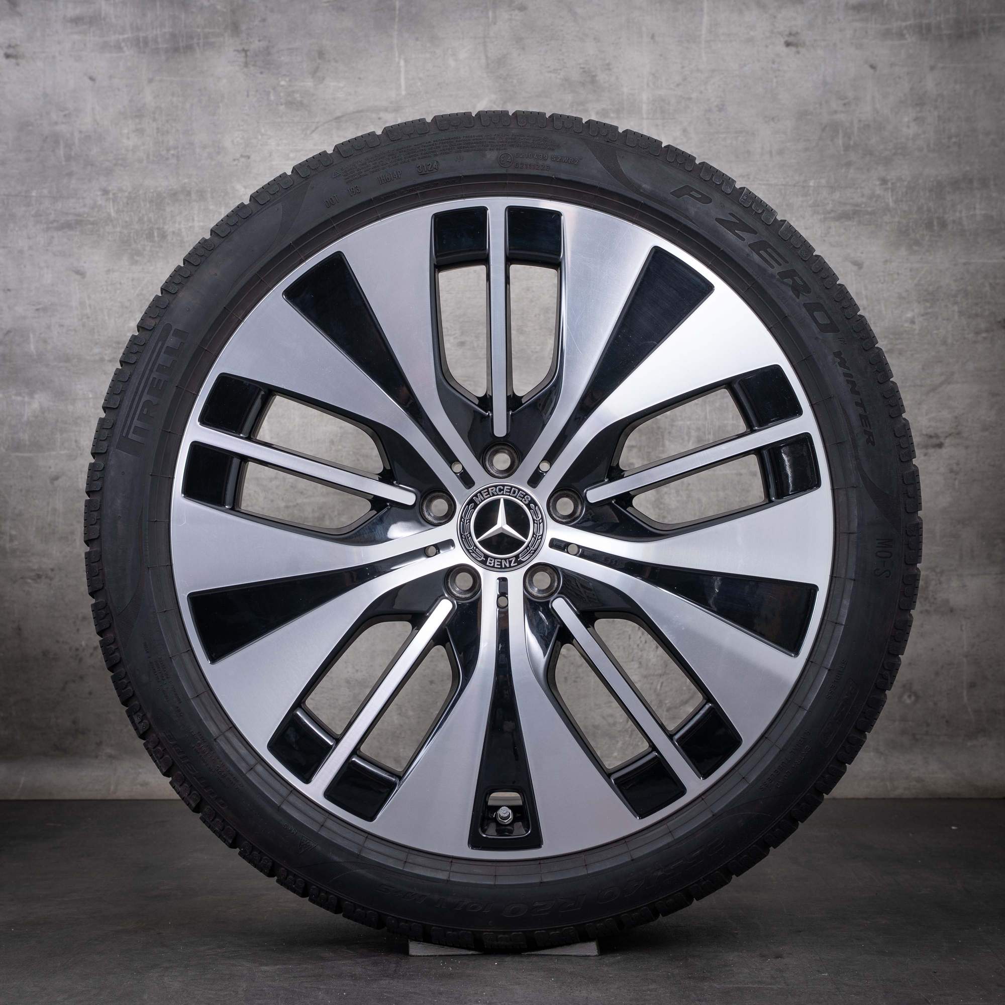 Originale Mercedes-Benz EQE vinterhjul 20 tommer V295 felger A2954011700, svart, frontpolert