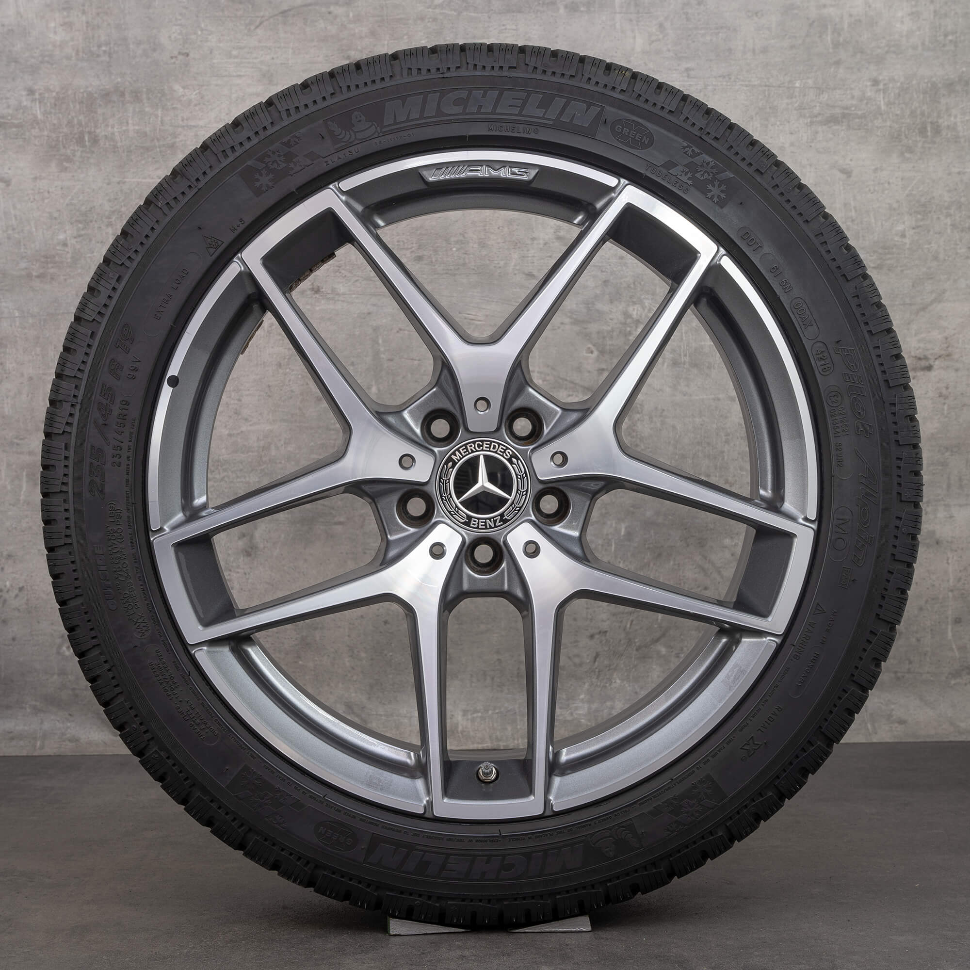 AMG Mercedes Benz 19 Zoll Felgen GLA45 X156 Winterreifen  