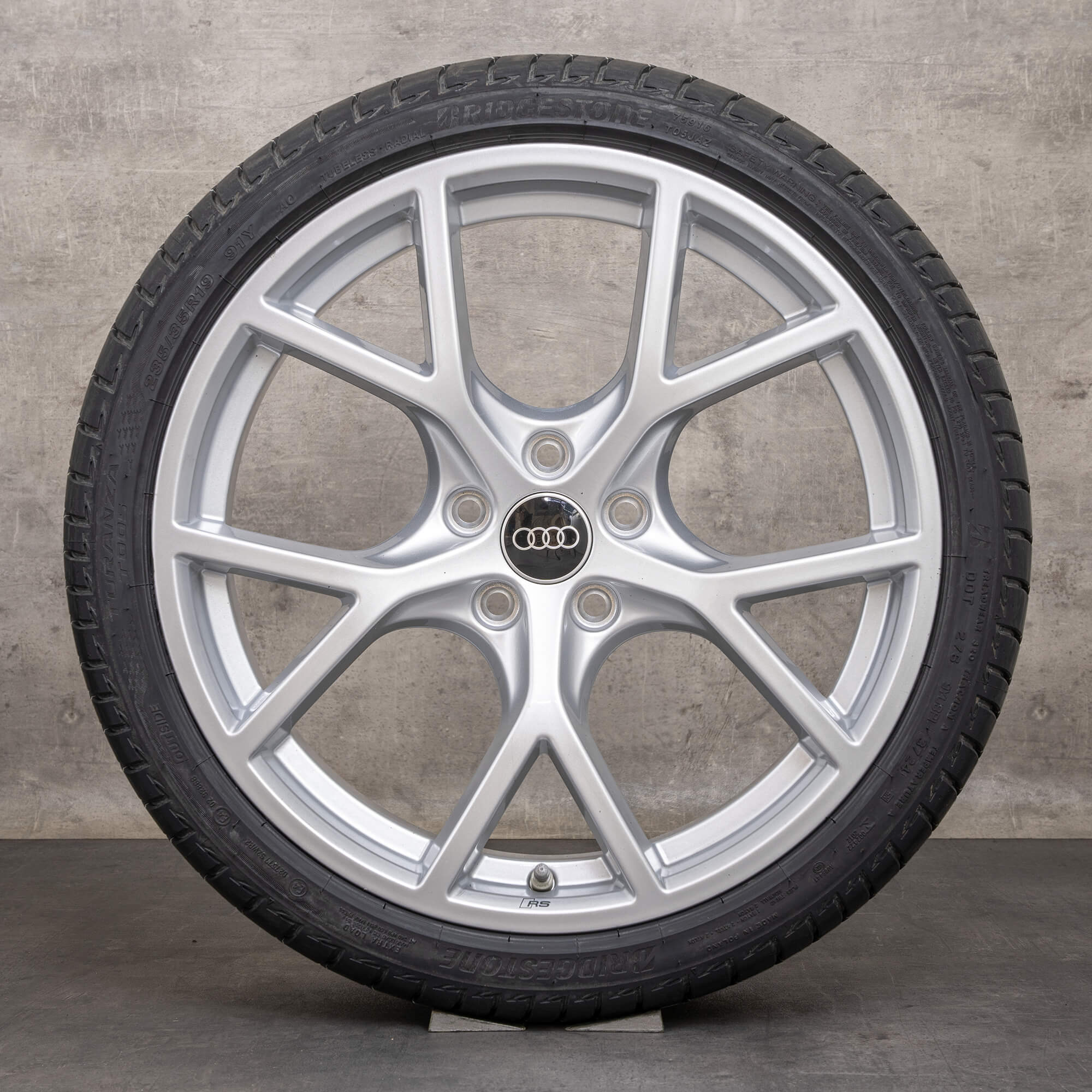 Alkuperäiset Audi RS3 vanteet 19 tuuman 8Y kesäpyörät 8Y0601025BT 8Y0601025BQ hopea