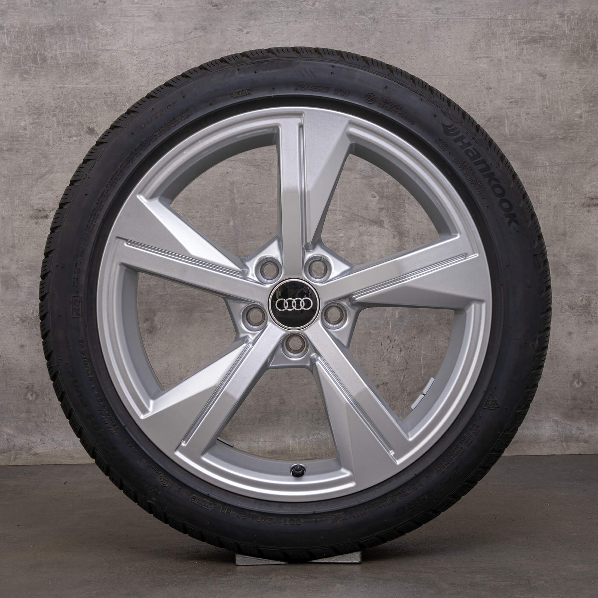 Original Audi A1 II roues d'hiver 17 pouces GB jantes 82A601025G argent