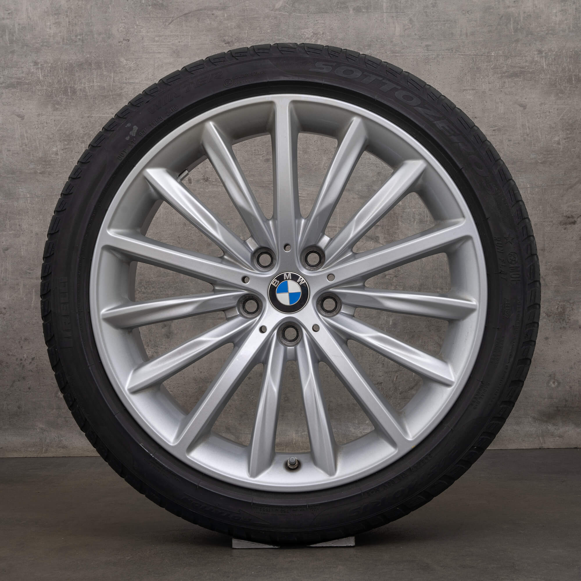 Jantes d'hiver complètes d'origine BMW Série 5 19 pouces G30 G31 style 633 6863419 pneus hiver argent
