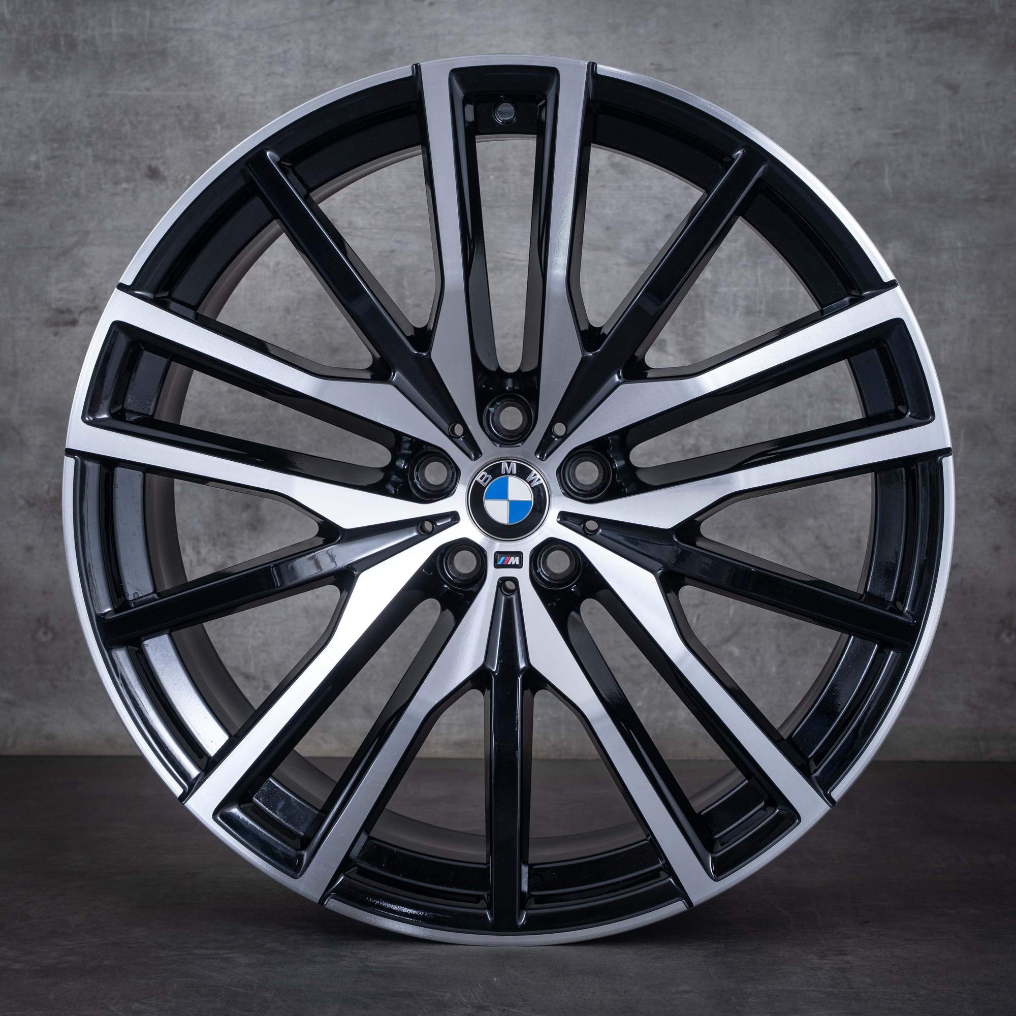 Oryginalał BMW X5 X6 felgi 22 cale G05 G06 koła letnie stylizacja 742 M 8090013 8090014 czarne polerowane toczone