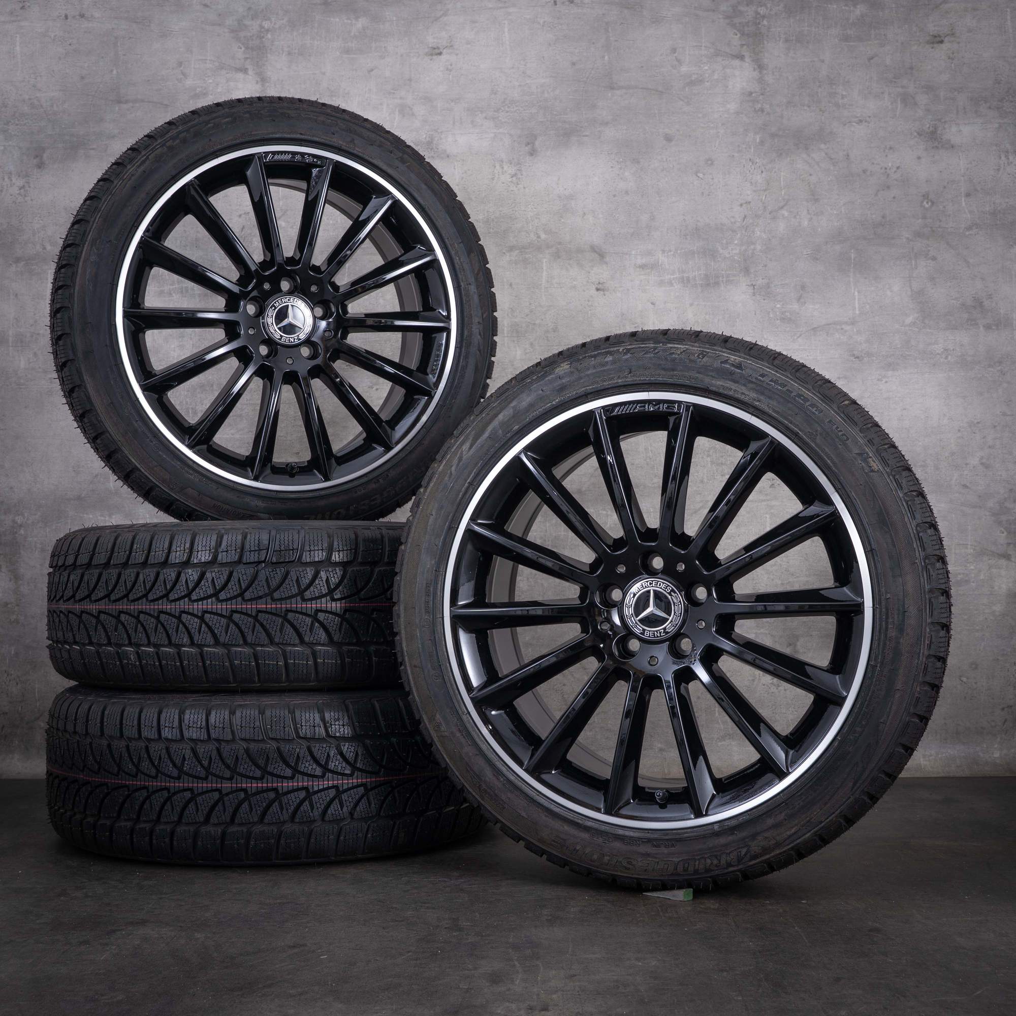 Originele Mercedes-Benz GLA AMG winterbanden op velg 19 inch X156 velgen A1564012800 zwart met diamond cut rand NIEUW