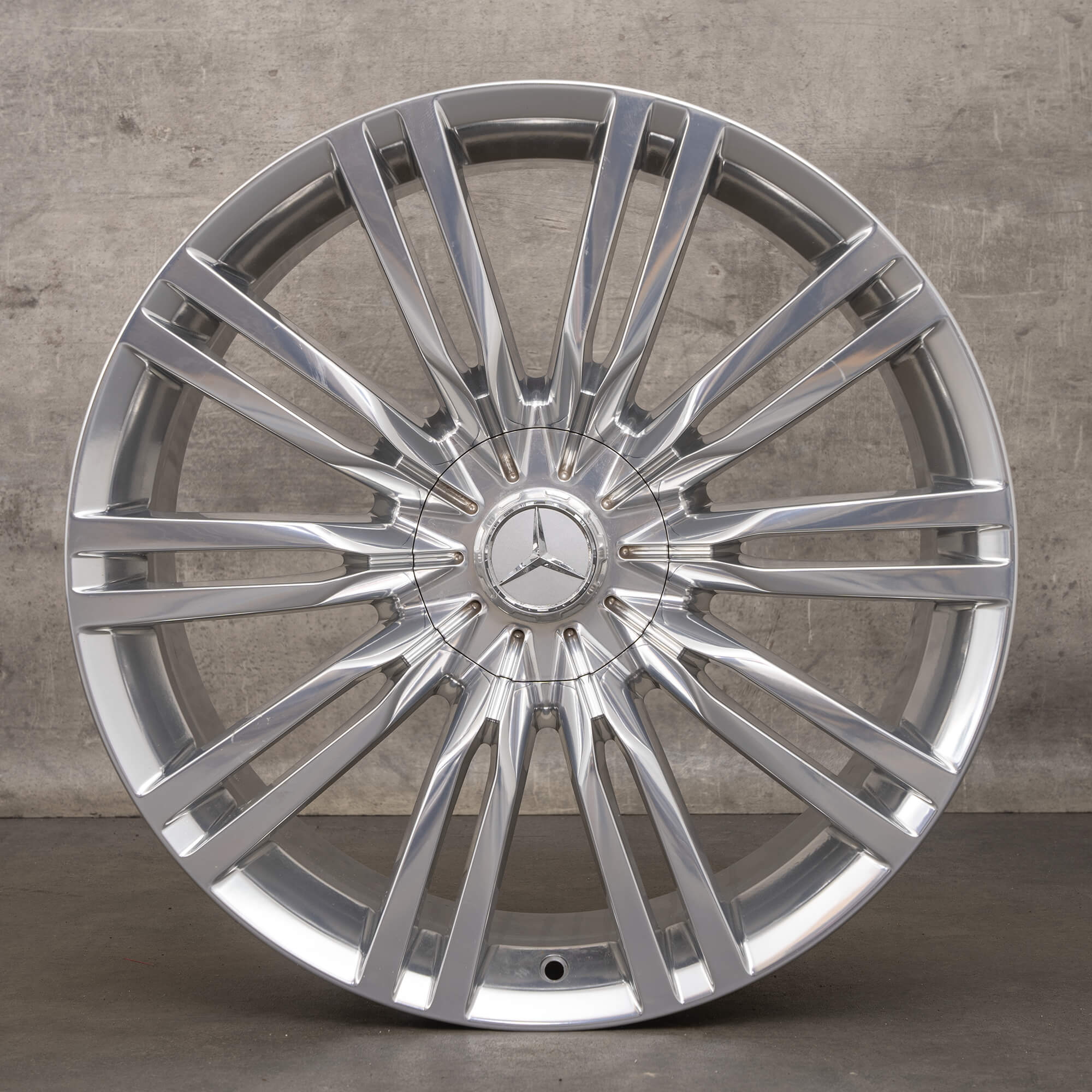 Alkuperäiset Mercedes Maybach S-sarjan vanteet 20 tuuman W223 Z223 A2234014000 kromi alumiinivanteet.
