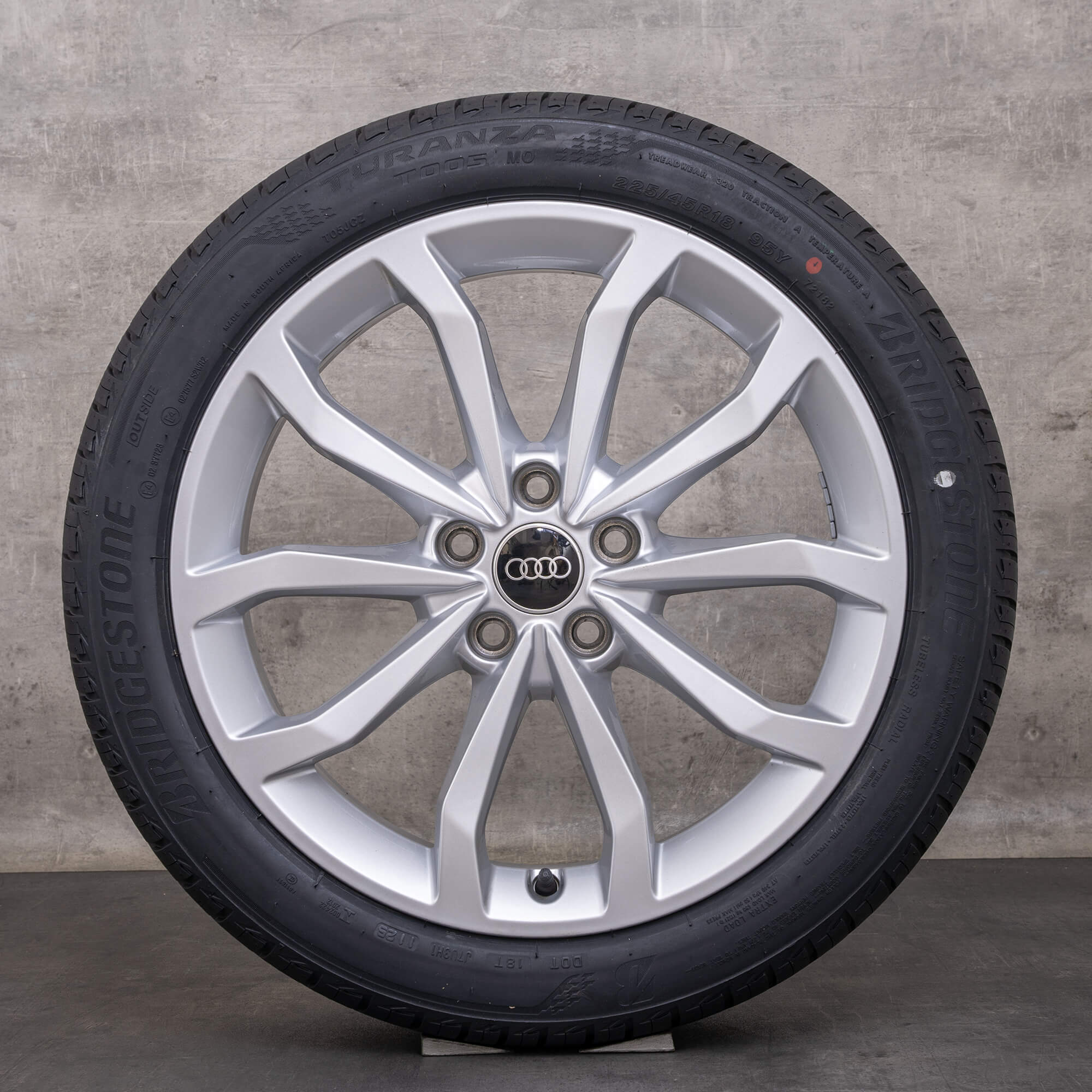 Orijinal Audi A4 S4 jantları 18 inç 8W B9 yaz jant lastikleri 8W0601025ED gümüş