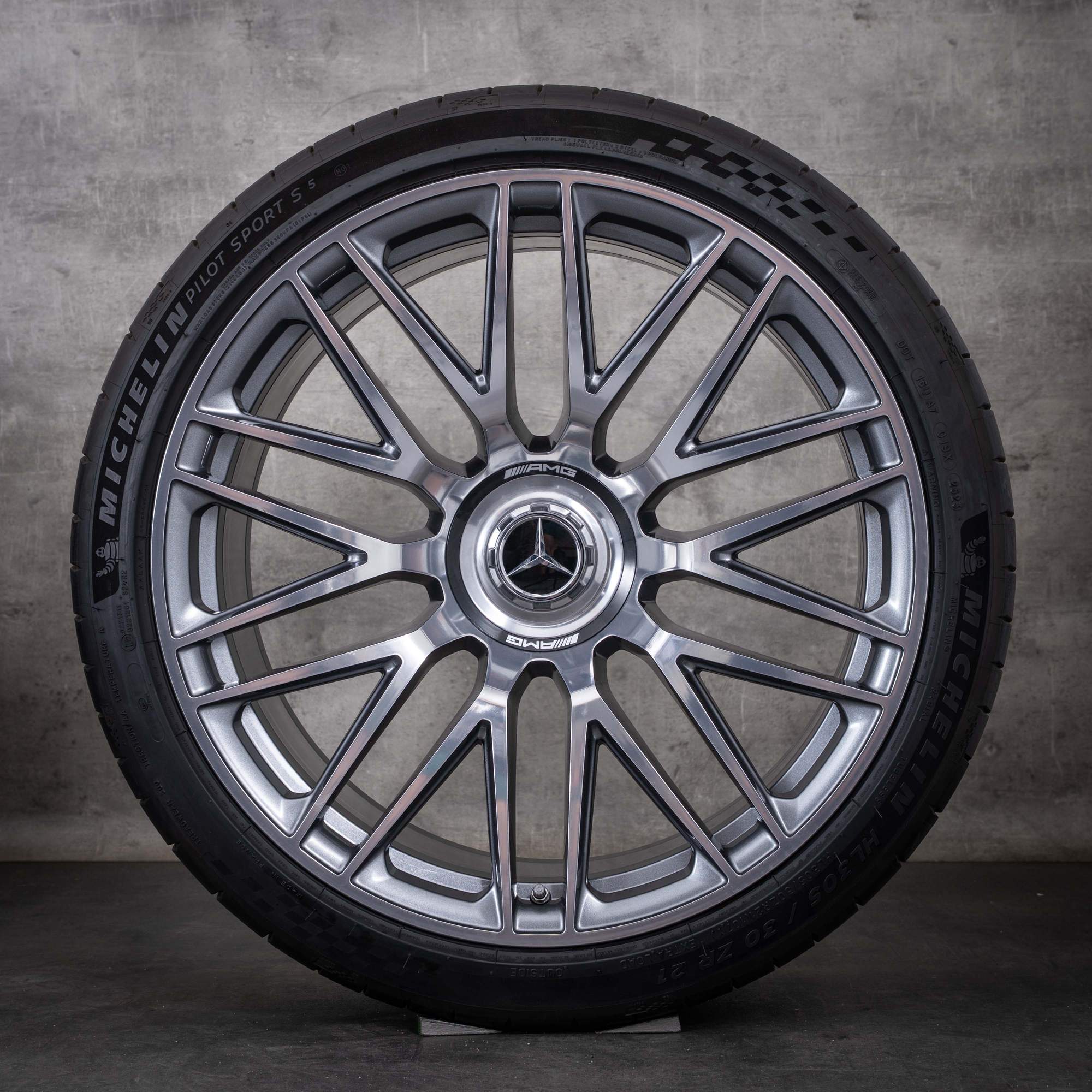 Originale Mercedes-Benz AMG GT vinterhjul 21 tommer C192 felger A1924011900 A1924012000 himalaya grey frontpolert