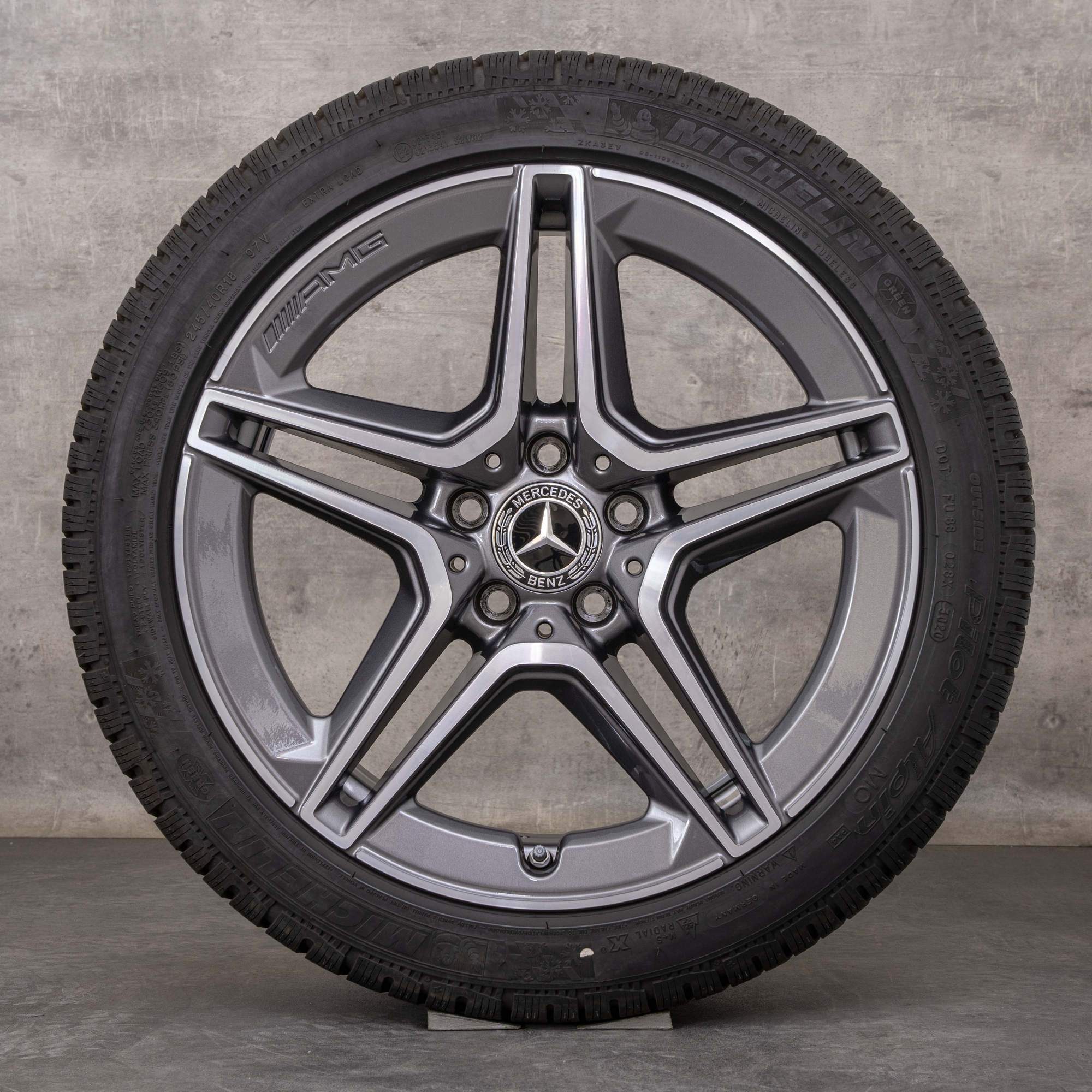 Oryginalne koła zimowe Mercedes-Benz AMG C43 18 cali 205 Felgi A2054019900 A2054019600 Koła z podwójnymi ramionami Himalaya szare Polerowane