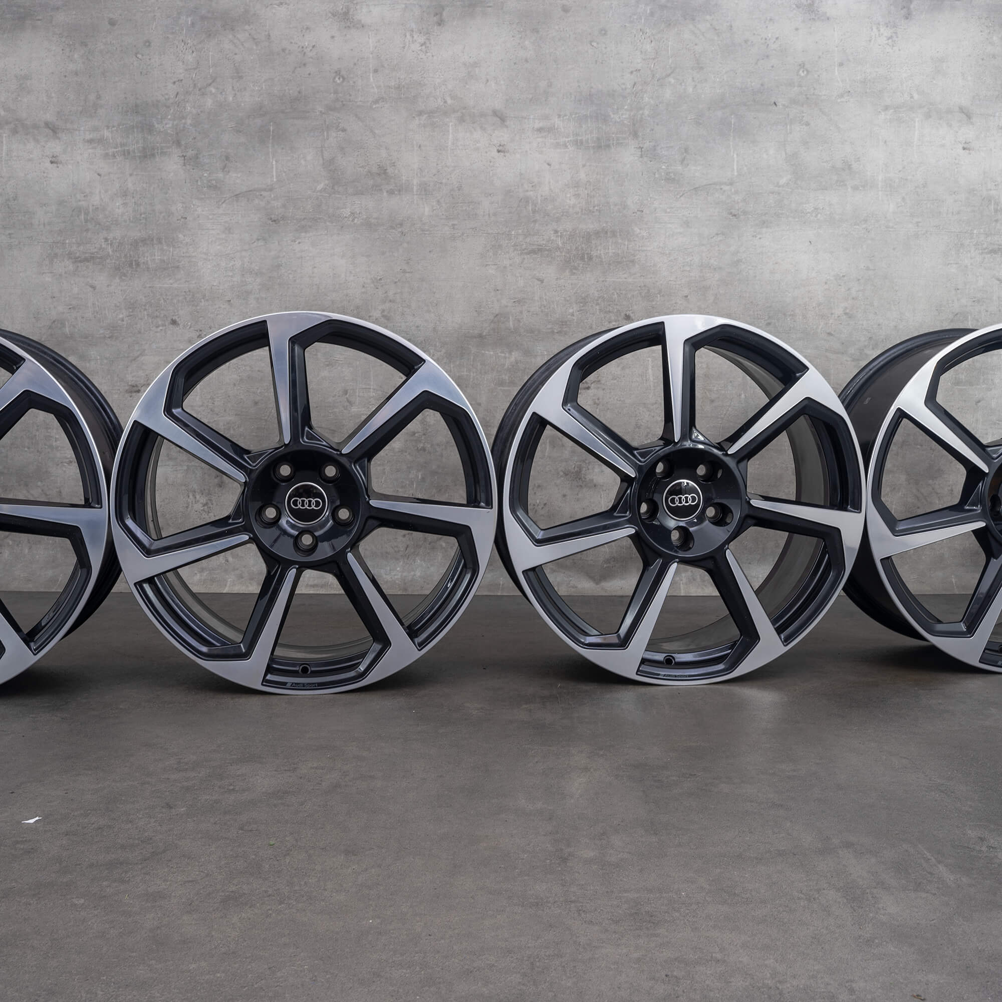 4x Audi 20 Zoll Felgen TT TTS TTRS 8S Alu Rotor 8S0601025CD 9 x ET52