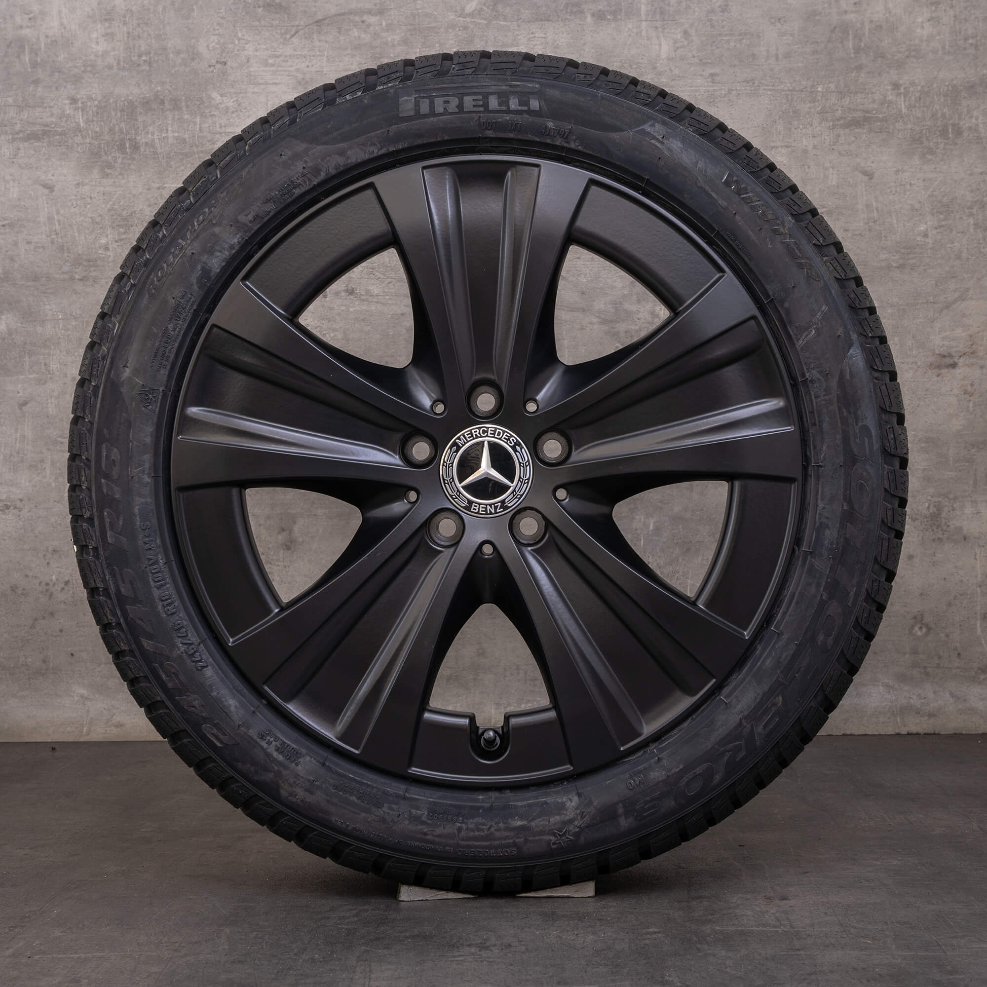 Alkuperäiset Mercedes Benz E-sarjan talvirenkaat 18 tuuman W213 S213 C238 A238 vanteet A2134013700 musta matta