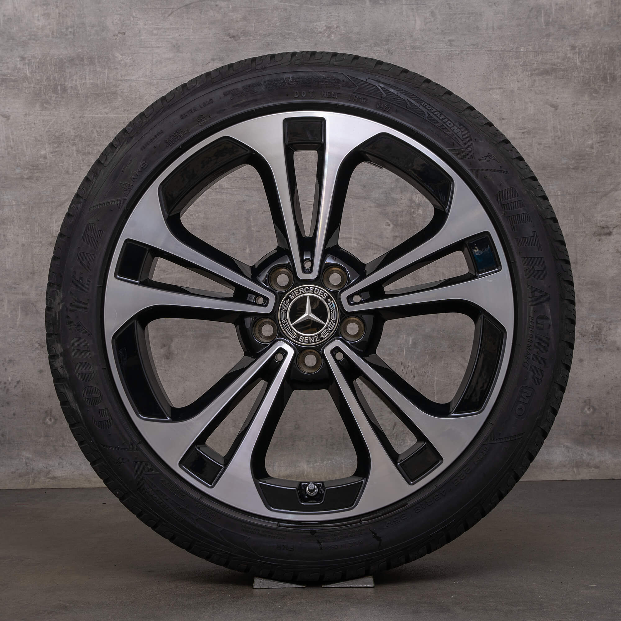 Alkuperäiset Mercedes Benz C-sarjan talvirenkaat 18 tuuman W206 S206 vanteet A2064016200 musta kiillotettu