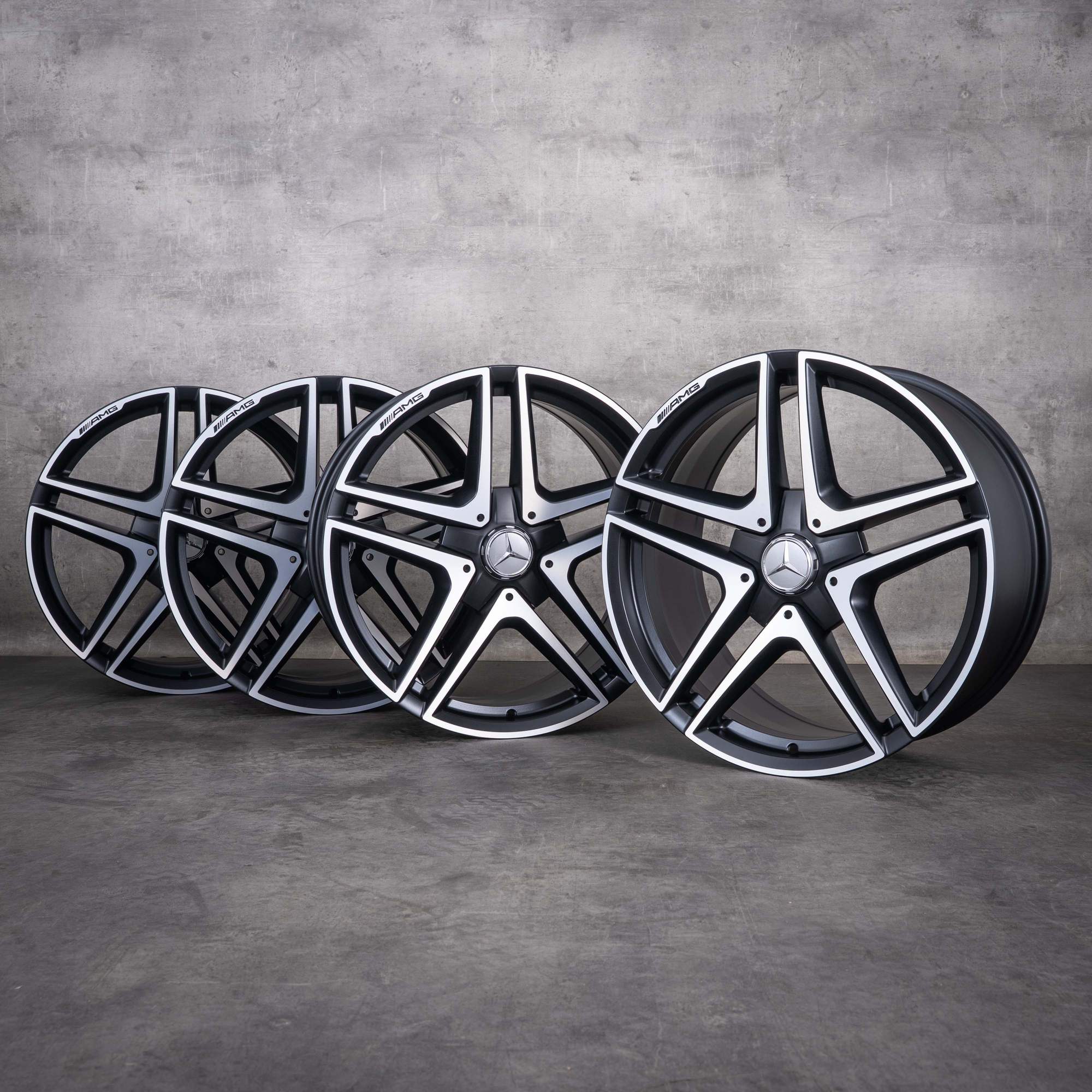 Alkuperäiset Mercedes-Benz E-sarjan E63 AMG -vanteet 19 tuumaa W212 S212 4Matic A2124010800 A2124010900 mattamusta diamond cut UUDET