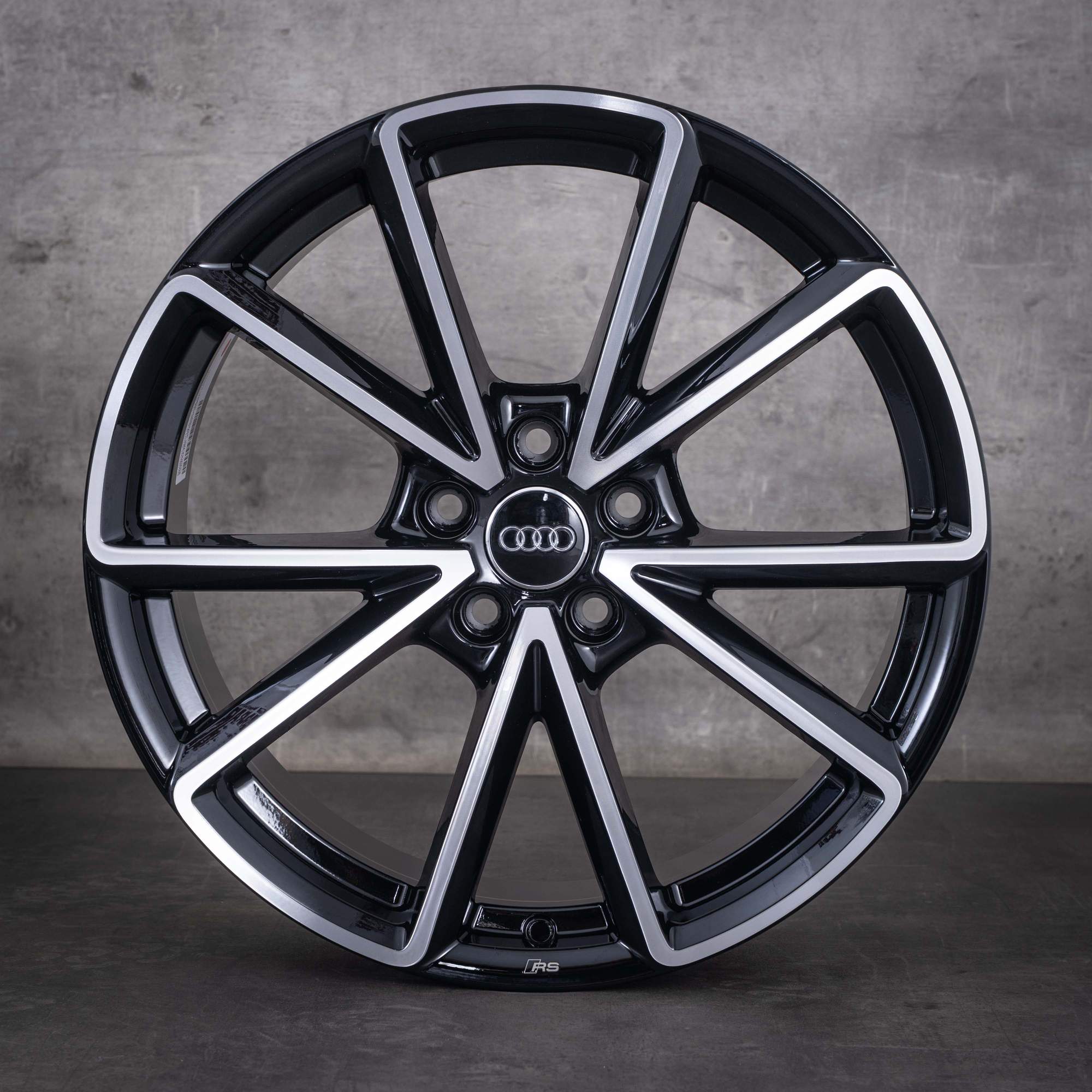 Original Audi A4 S4 Felgen 19 Zoll B9 8W 8W0601025BD schwarz front glanzgedreht NEU
