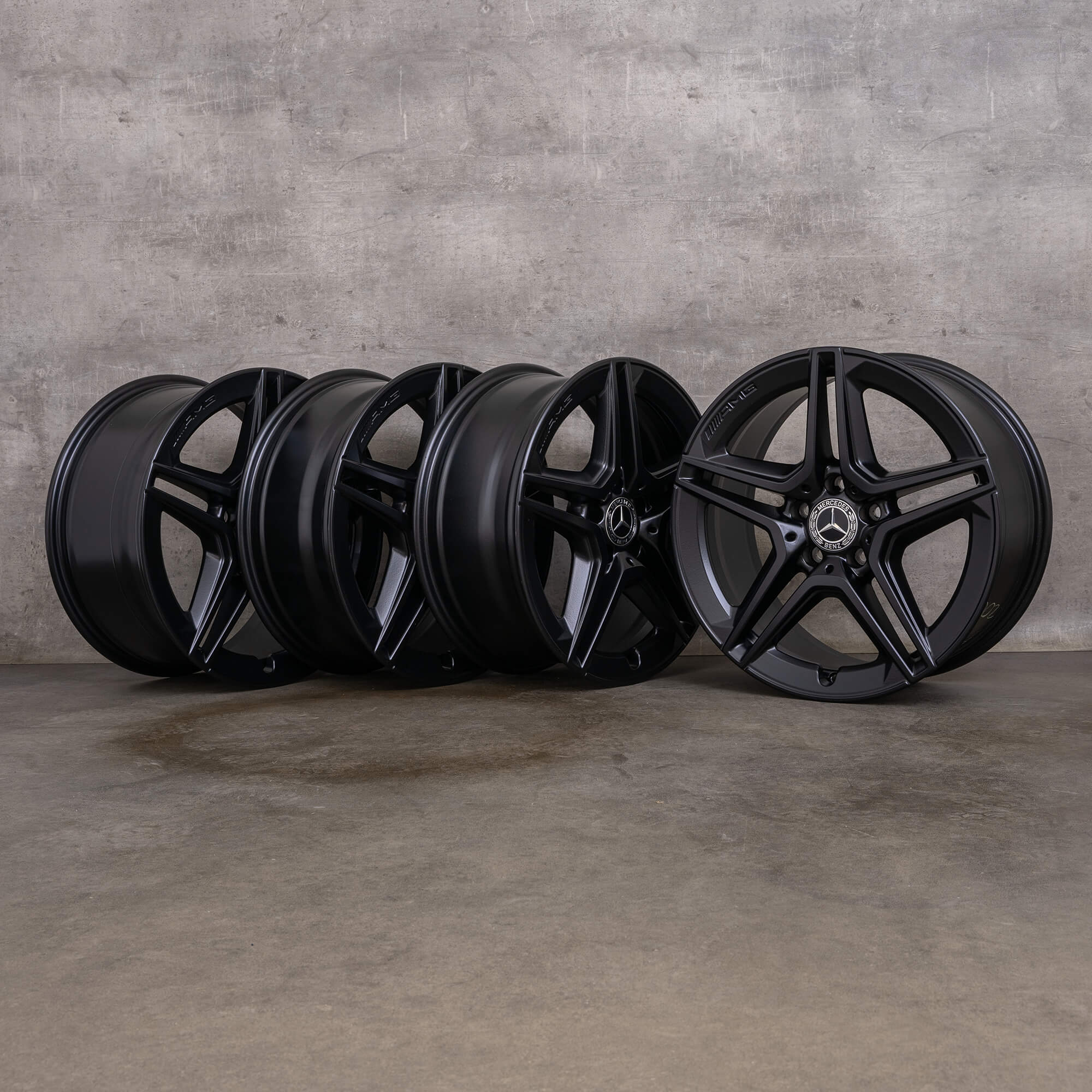 Autentico Mercedes Benz Classe C AMG cerchi 18 pollici W205 S205 C205 A205 A2054019500 A2054019600 nero opaco