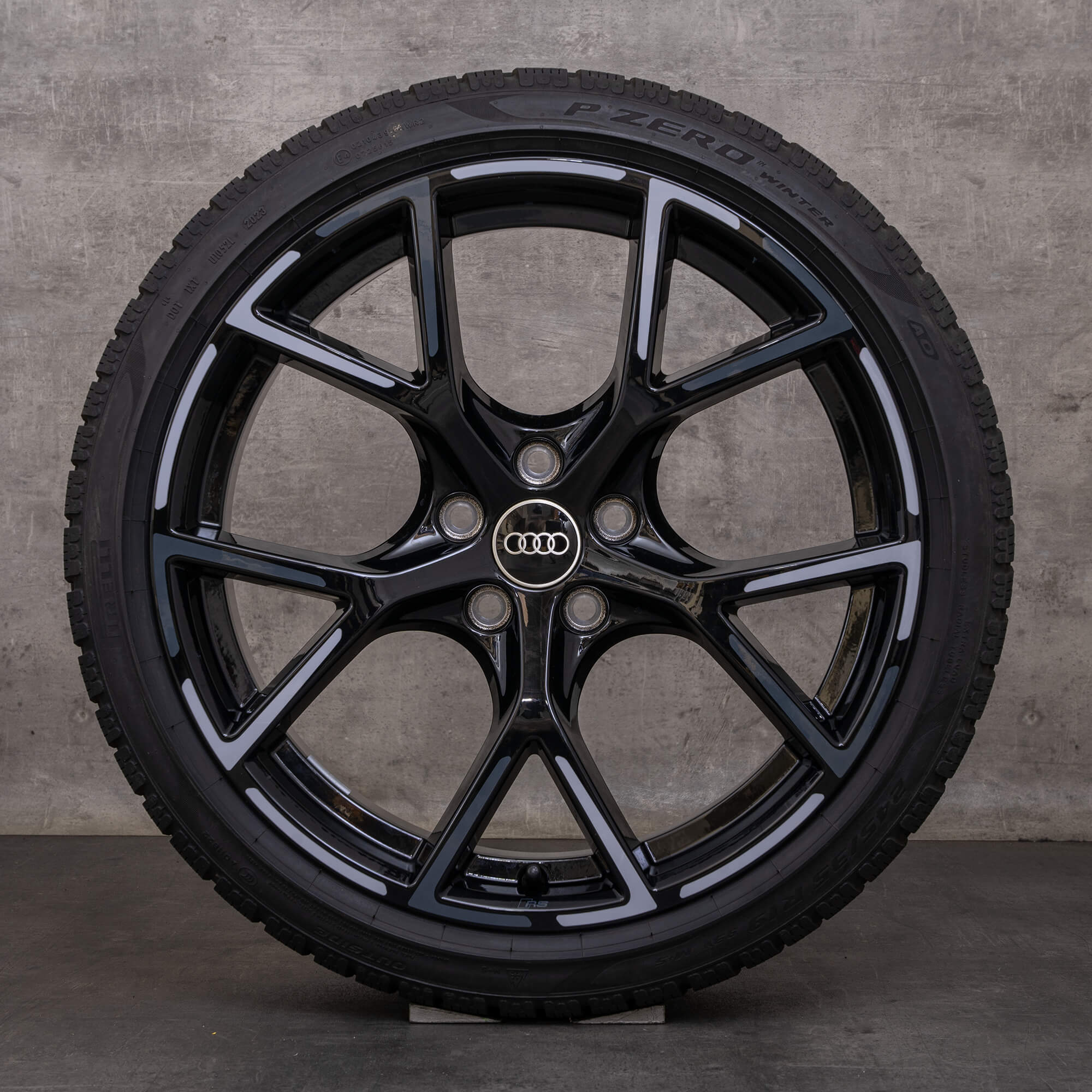 Oryginalne koła zimowe Audi RS3 19 cali 8Y RS felgi 8Y0601025BP 8Y0601025BQ czarny srebrny błyszczący