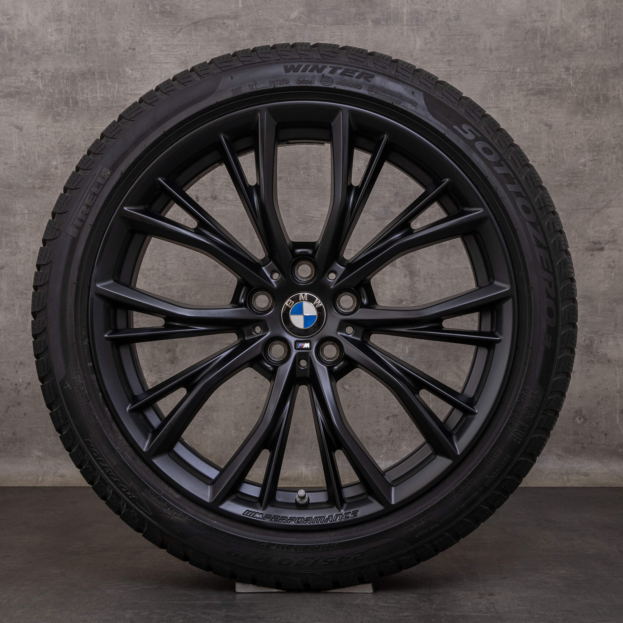 Oryginalne koła zimowe BMW serii 5 19 cali G30 G31 stylizacja felg 786 M 6885455 czarny mat