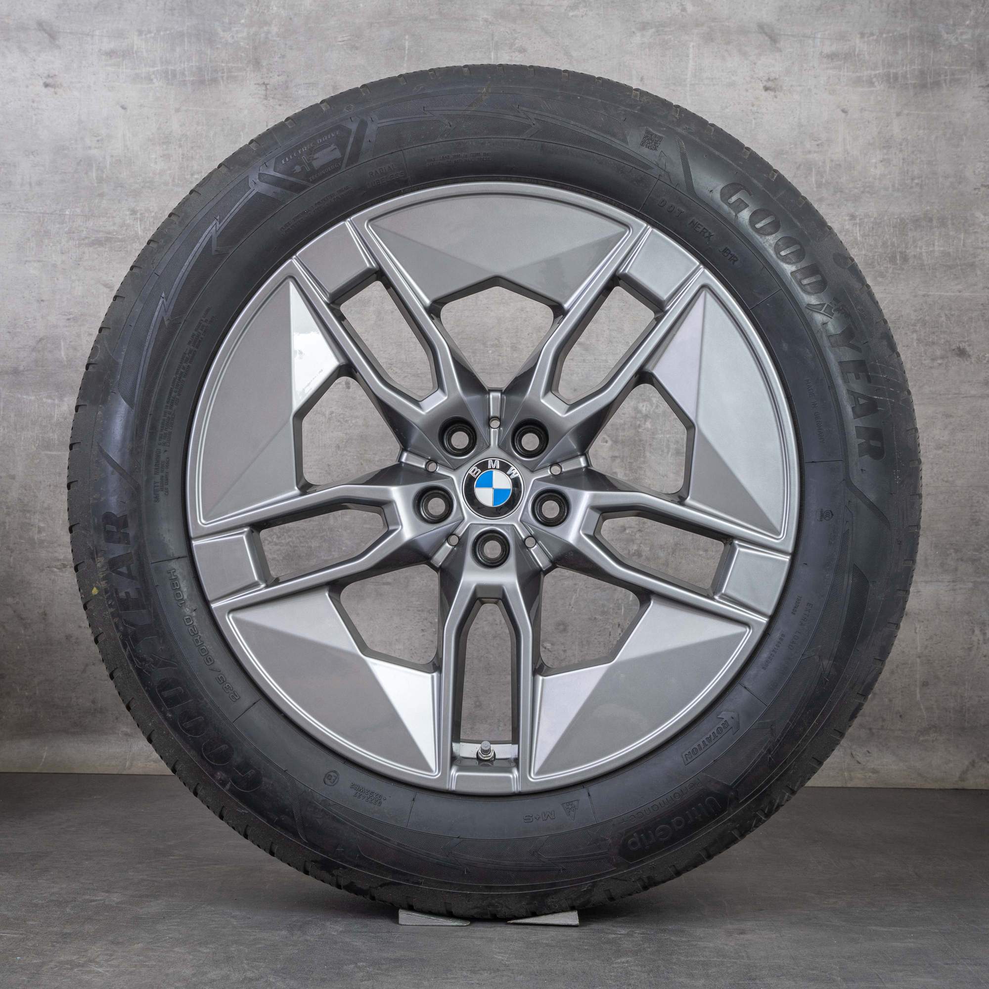 OEM BMW iX i20 Rims 20 inch summer wheels Styling 1002 5A02653
