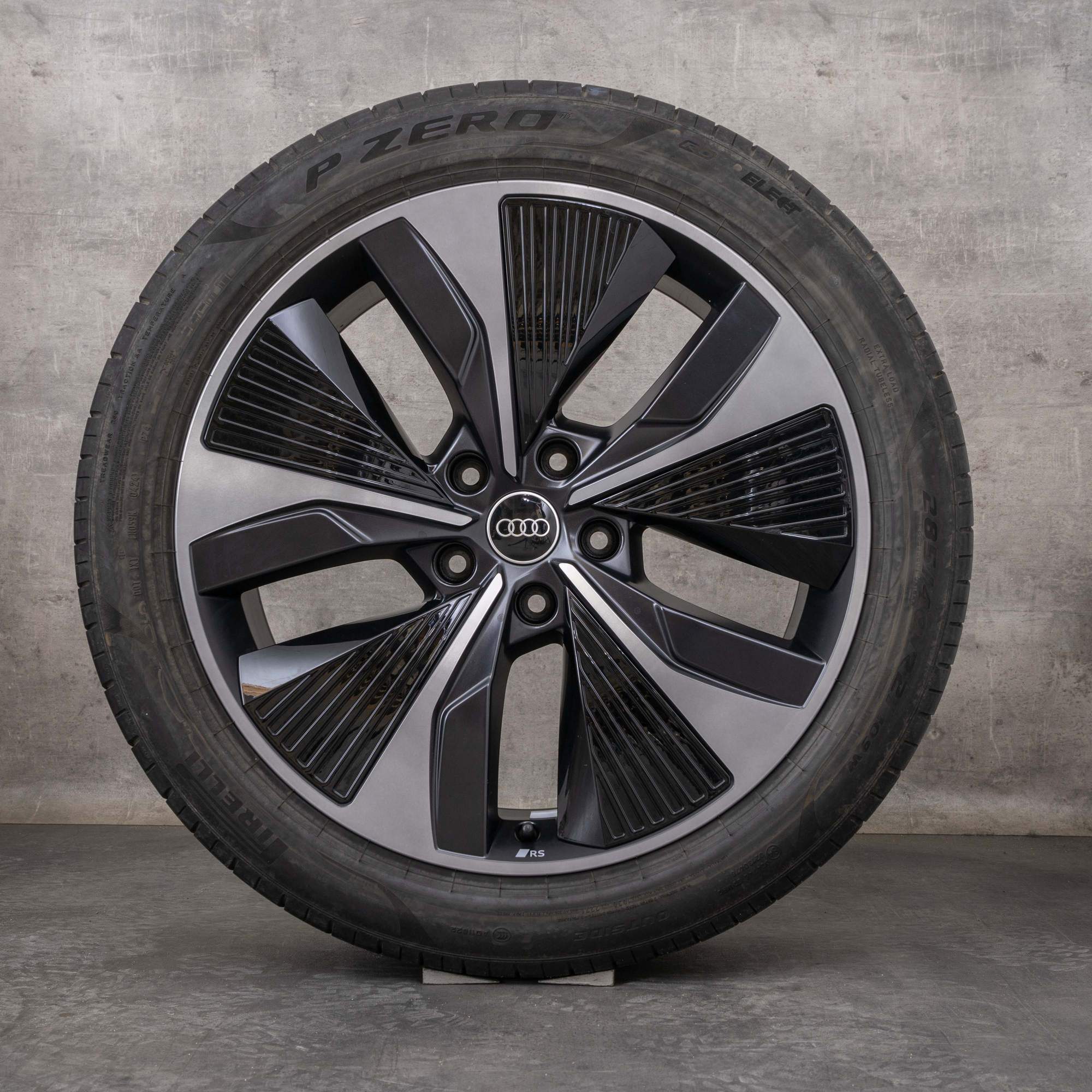Original Audi Q6 SQ6 e tron GF Felgen 21 Zoll Sommerreifen 85H601025AQ 85H601025AR schwarz matt glanzgedreht