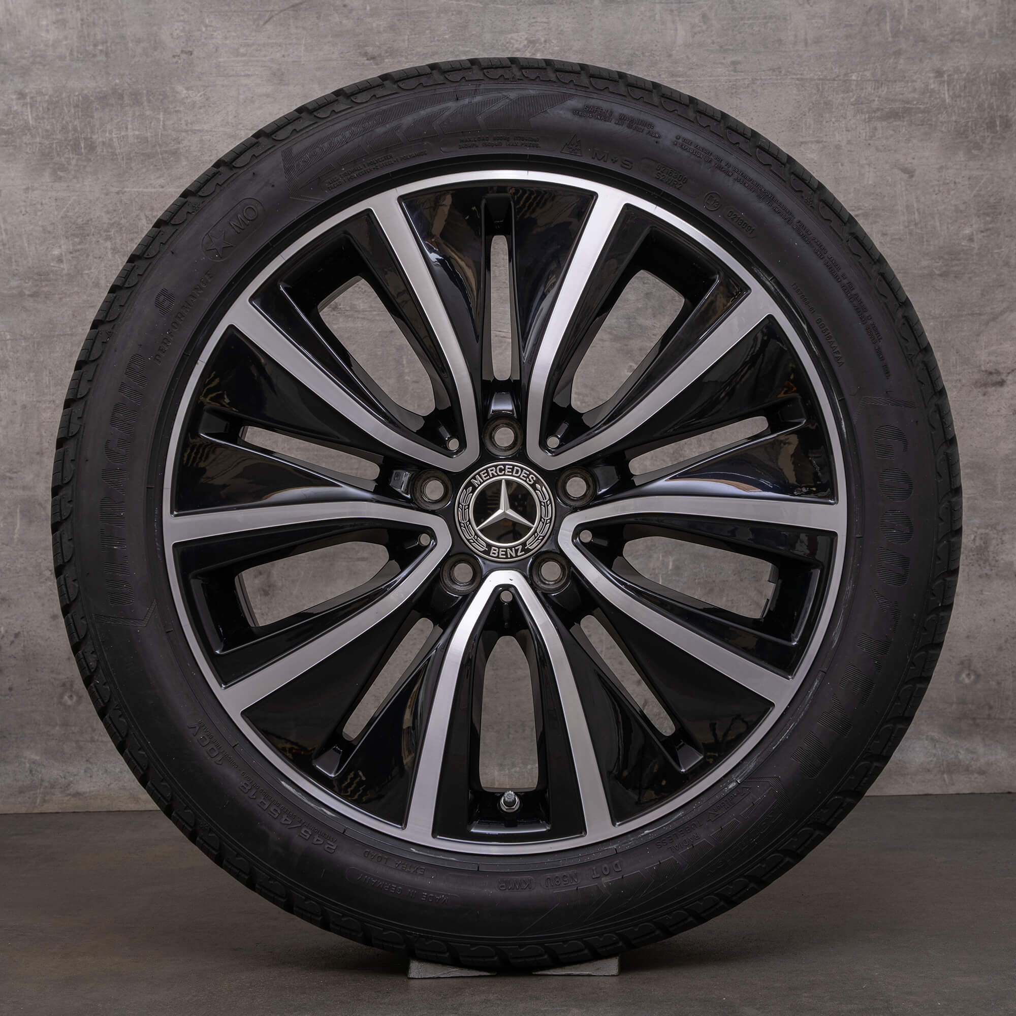 Oryginalne koła zimowe Mercedes Benz CLS 18 cali felgi C257 A2574010700 czarne polerowane toczone