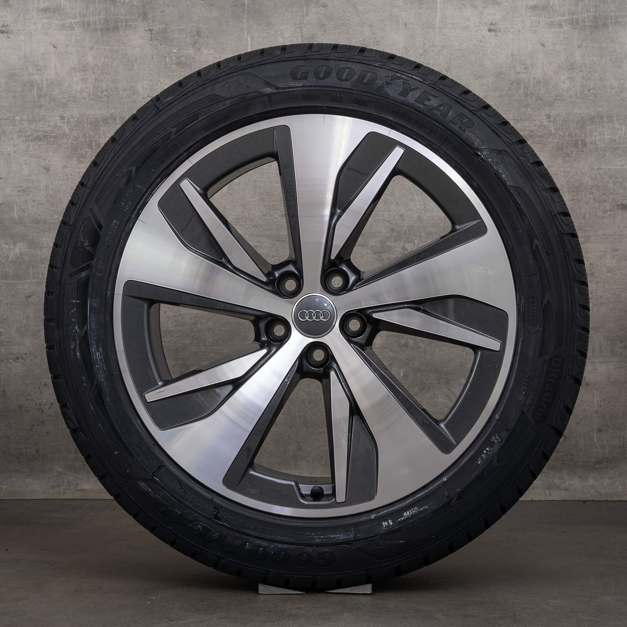 Originální zimni alu kola Audi e-tron Q8 20" GE 4KE disky antracit leštěné 4KE601025AF