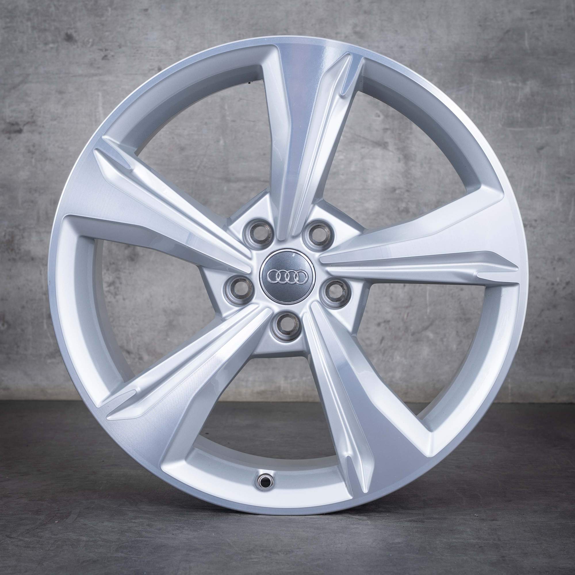 Originale Audi Q5 SQ5 cerchi auto 19 pollici FY 80A601025E argento lucidato frontalmente
