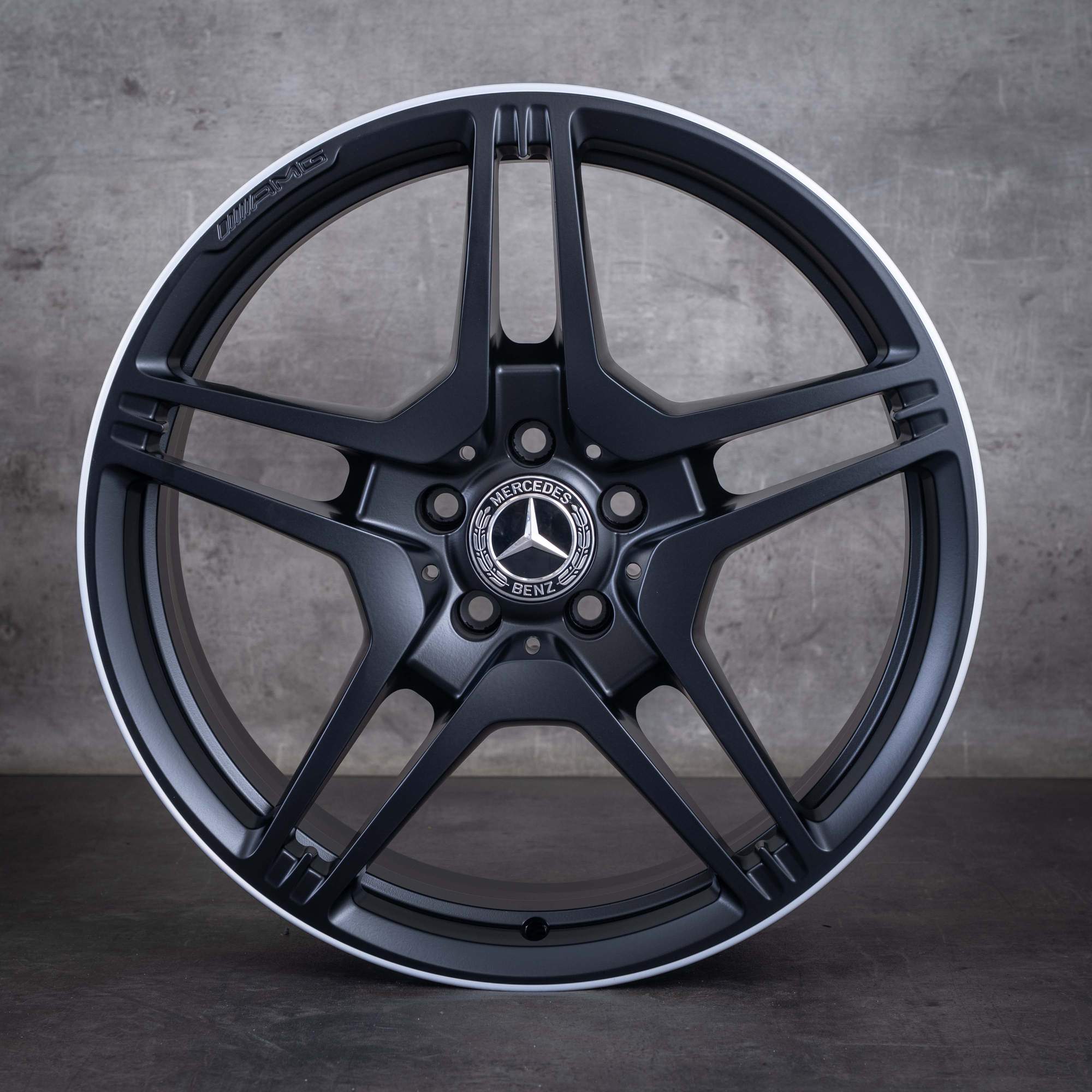 Jante originale Mercedes-Benz CLS 63 AMG de 19 inci C218 X218 A2124012702 A2184012002 negru mat cu marginea diamantată