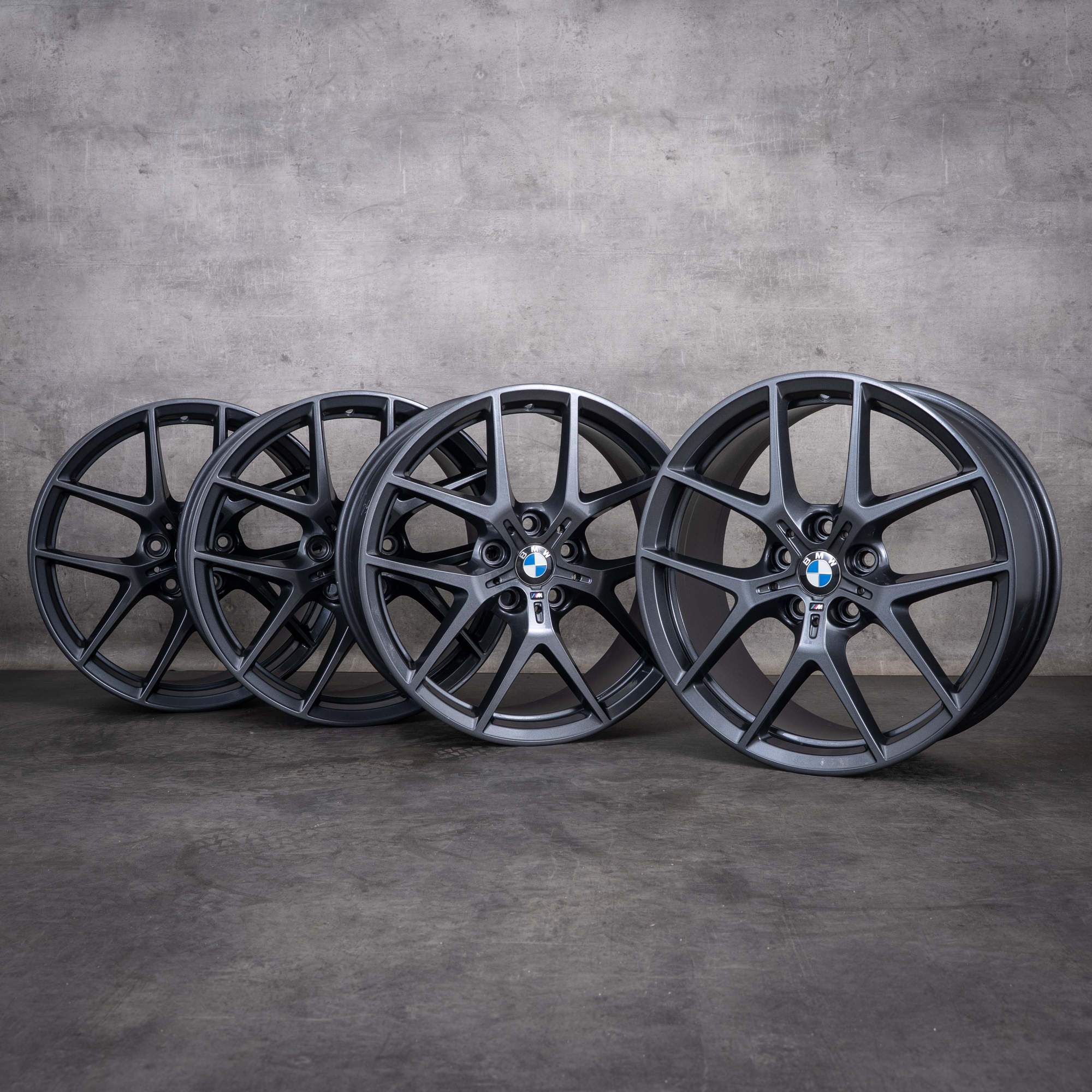 Oryginalne felgi BMW serii 1 i Seria 2 18 cali F40 F44 Gran Coupé stylizacja 554 M 8092353 kolor orbitgrey