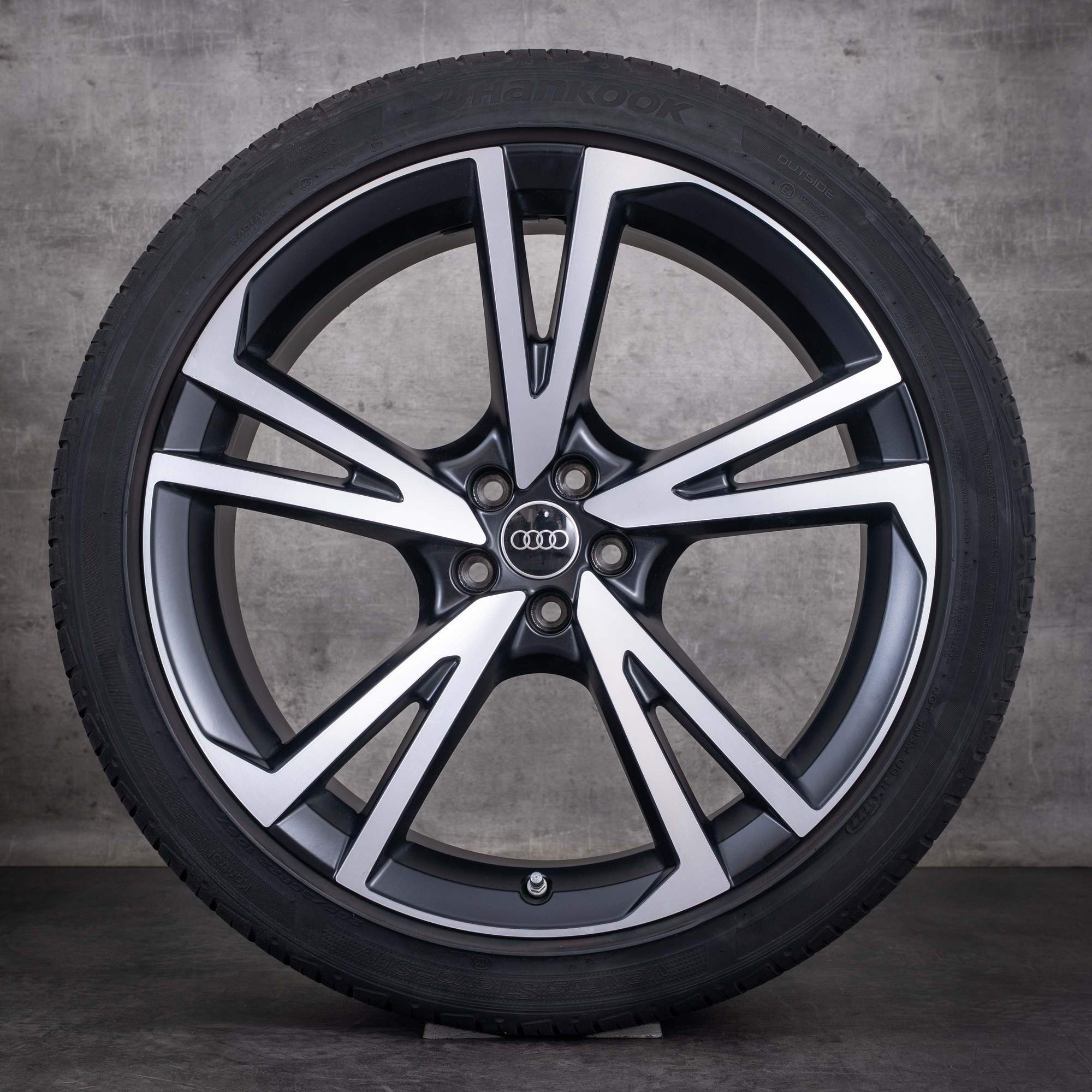 OEM Audi Q7 SQ7 22inch 4M summer wheels Falx Design 4M0601025BT aluminum rims matte black diamond cut finish