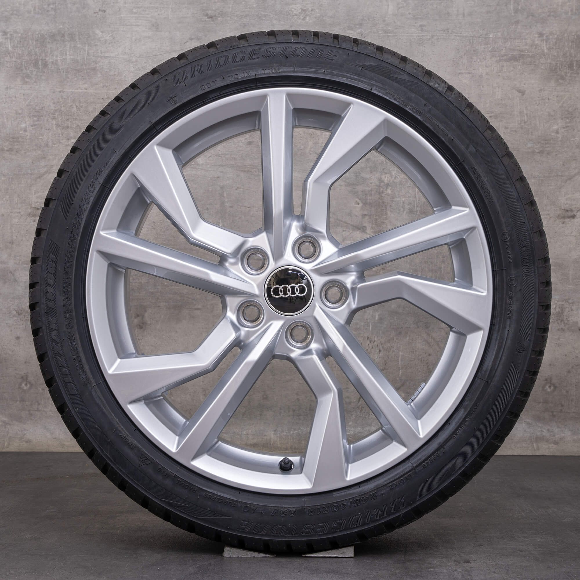 OEM Audi TT TTS winter wheels 18 inch 8S FV rims 8S0601025AN silver