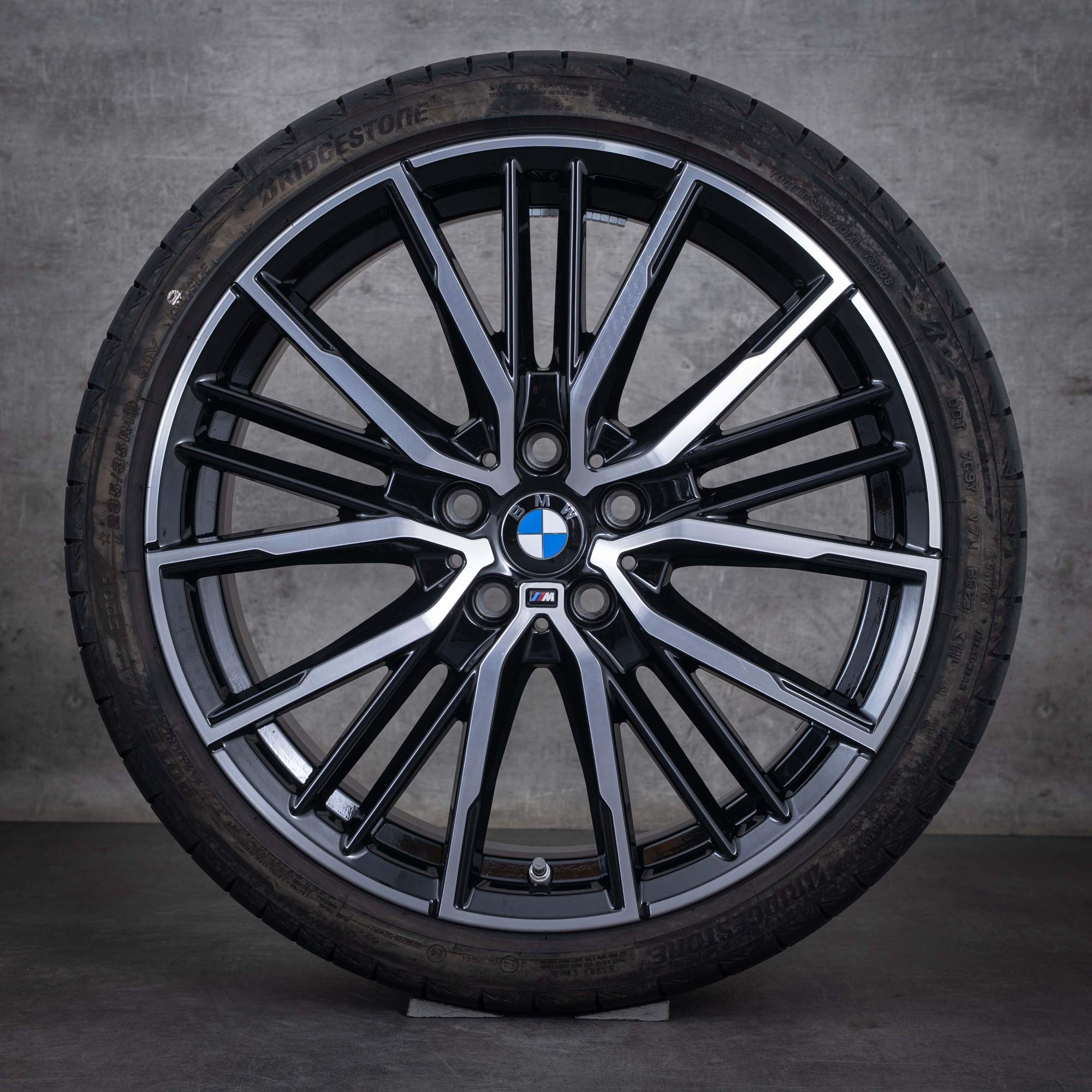 Oryginał BMW Seria 1 2 koła 19 cali F40 F44 Gran Coupe letnie stylizacja 552 M 8092356 czarny Polerowane