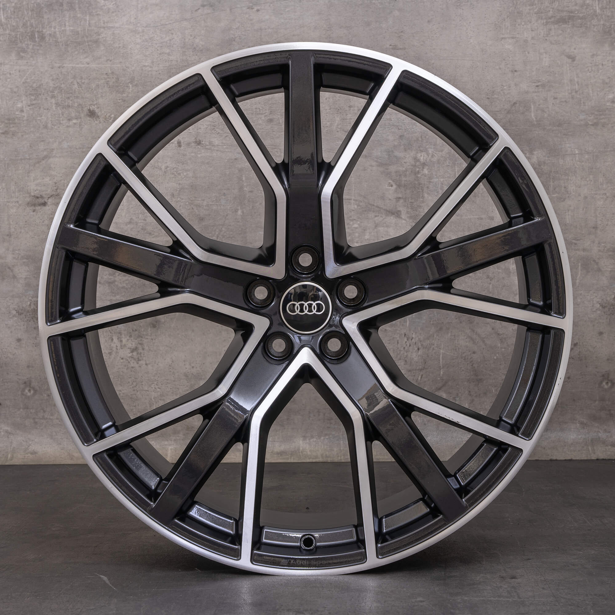 OEM Audi Q8 SQ8 Rims 22 inch 4M8 4M8601025CP 5 V-spoke star anthracite black glossy turned