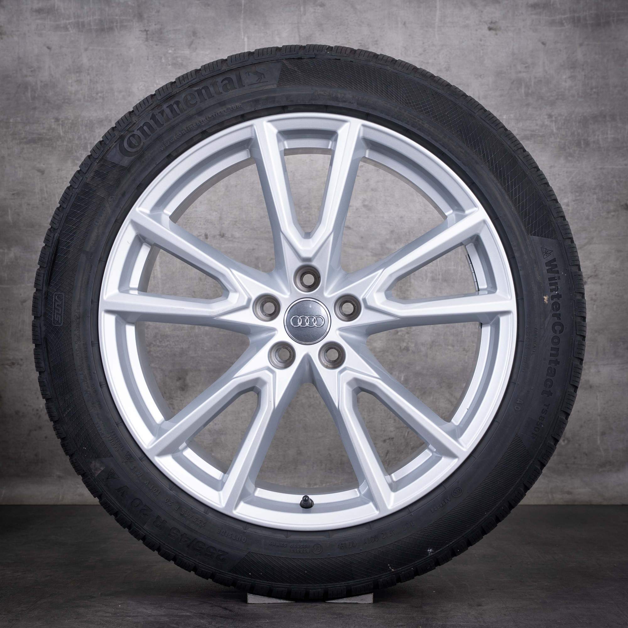 Oryginalne koła zimowe do Audi Q5 SQ5 felgi 20 cali FY nr kat. 80A071490A wzór Vox Design kolor srebrny