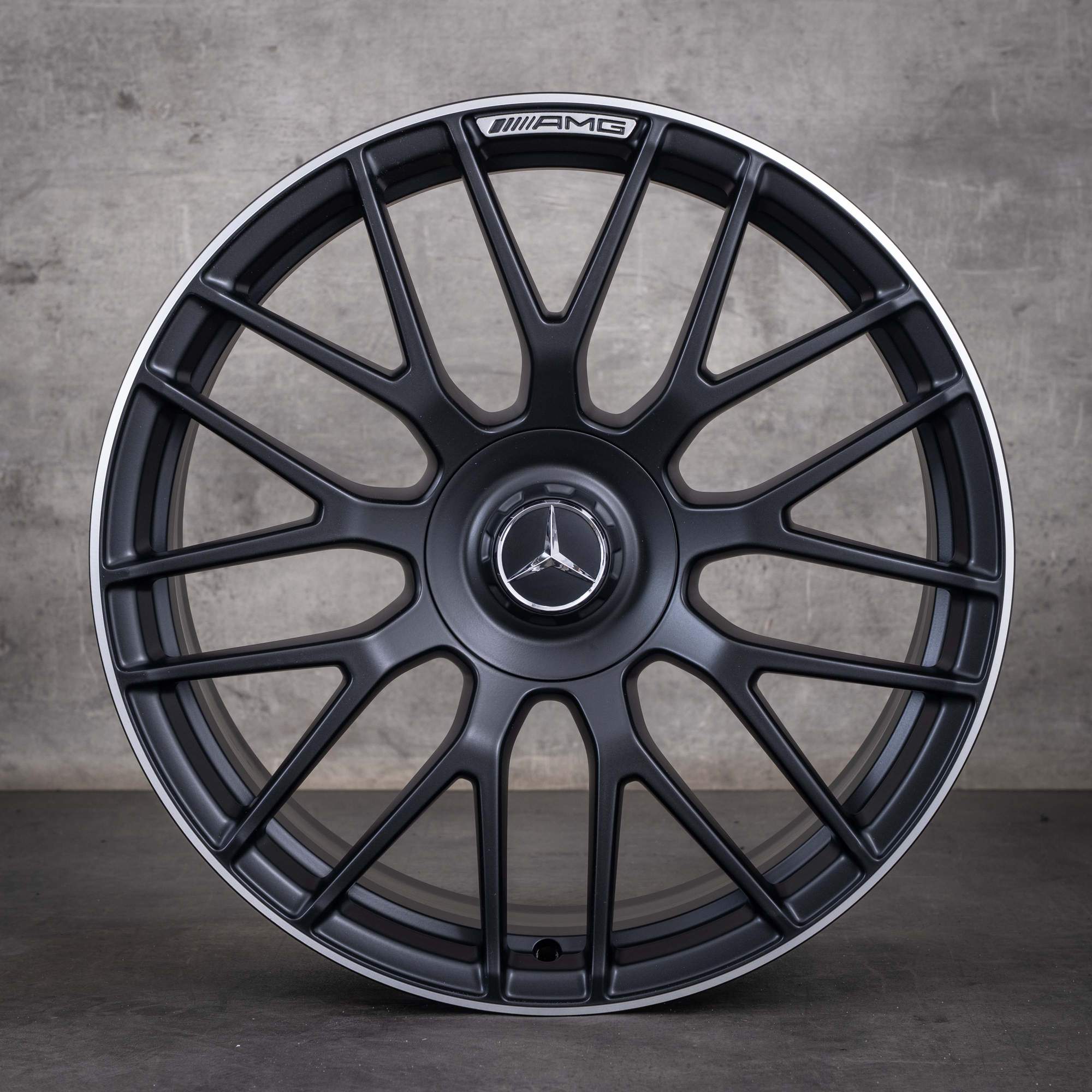 Alkuperäiset Mercedes-Benz C-sarjan C63 & S AMG -vanteet 19 tuumaa W205 S205 A2054011700 A2054011800 mattamusta diamond cut