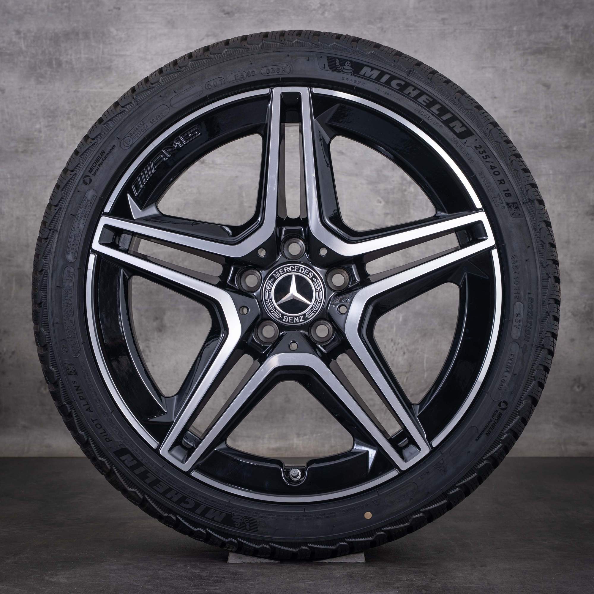 Alkuperäiset Mercedes-Benz A-sarjan A35 AMG -talvirenkaat 18 tuumaa W177 V177 vanteet A1774014000 diamond cut musta