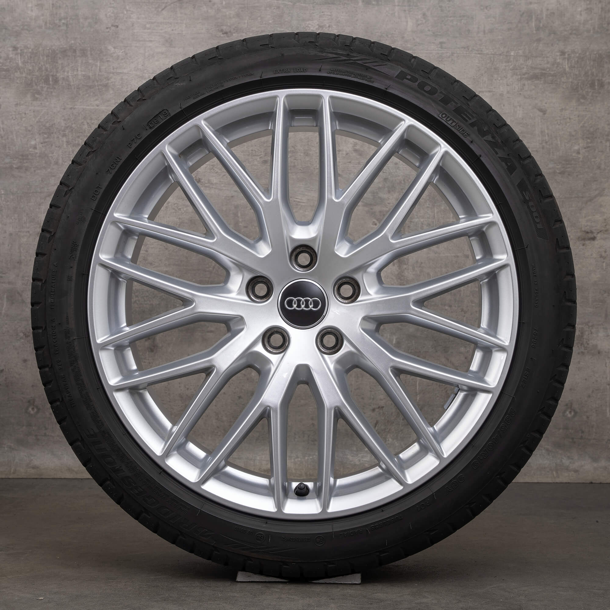 Audi Q2 SQ2 GA 19 Zoll Felgen Sommerräder Sommerreifen Alufelgen 81A601025L