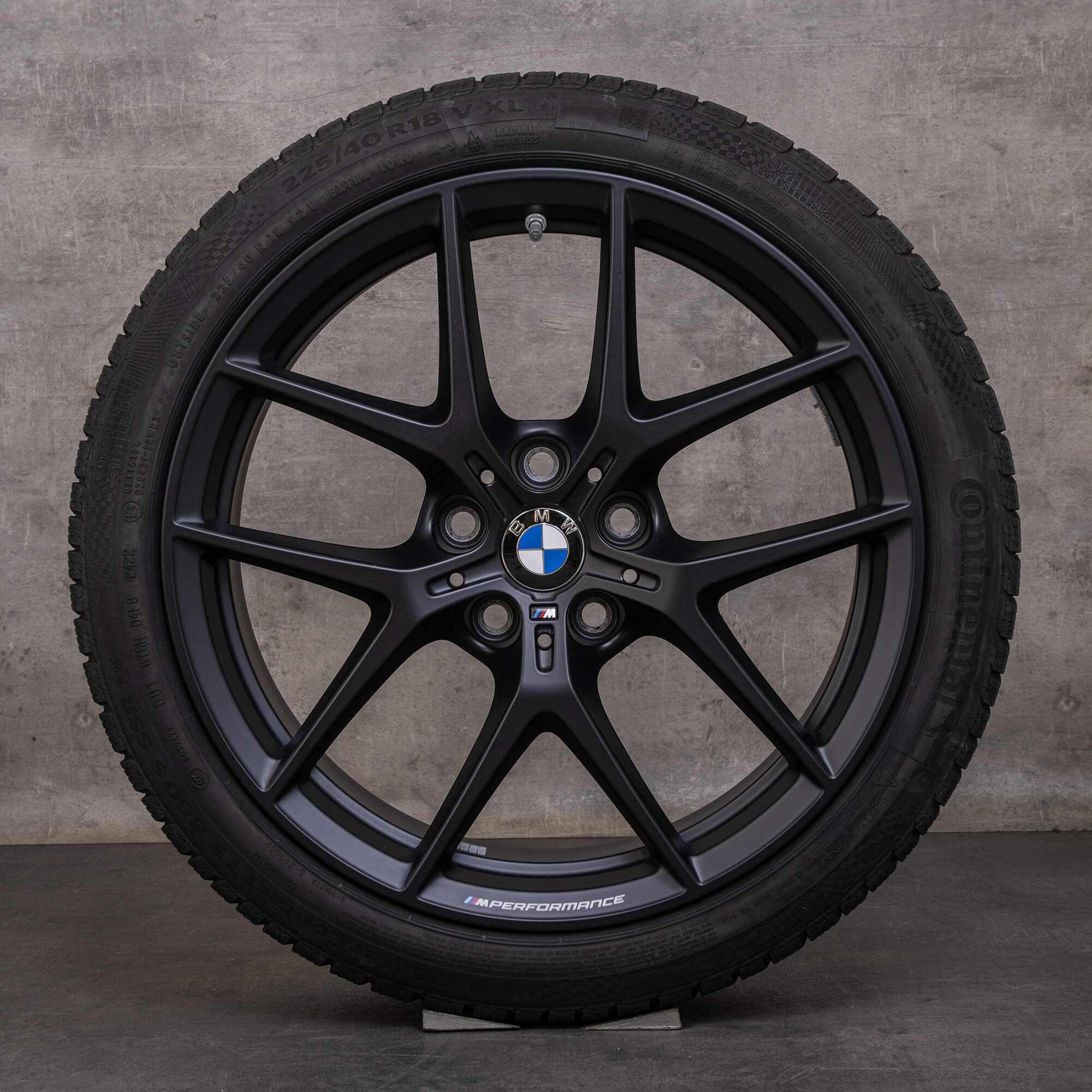 Original BMW Série 1 2 jantes e pneus inverno 18 polegadas F40 F44 Gran Coupé Styling 554 M 8092353 preto mate