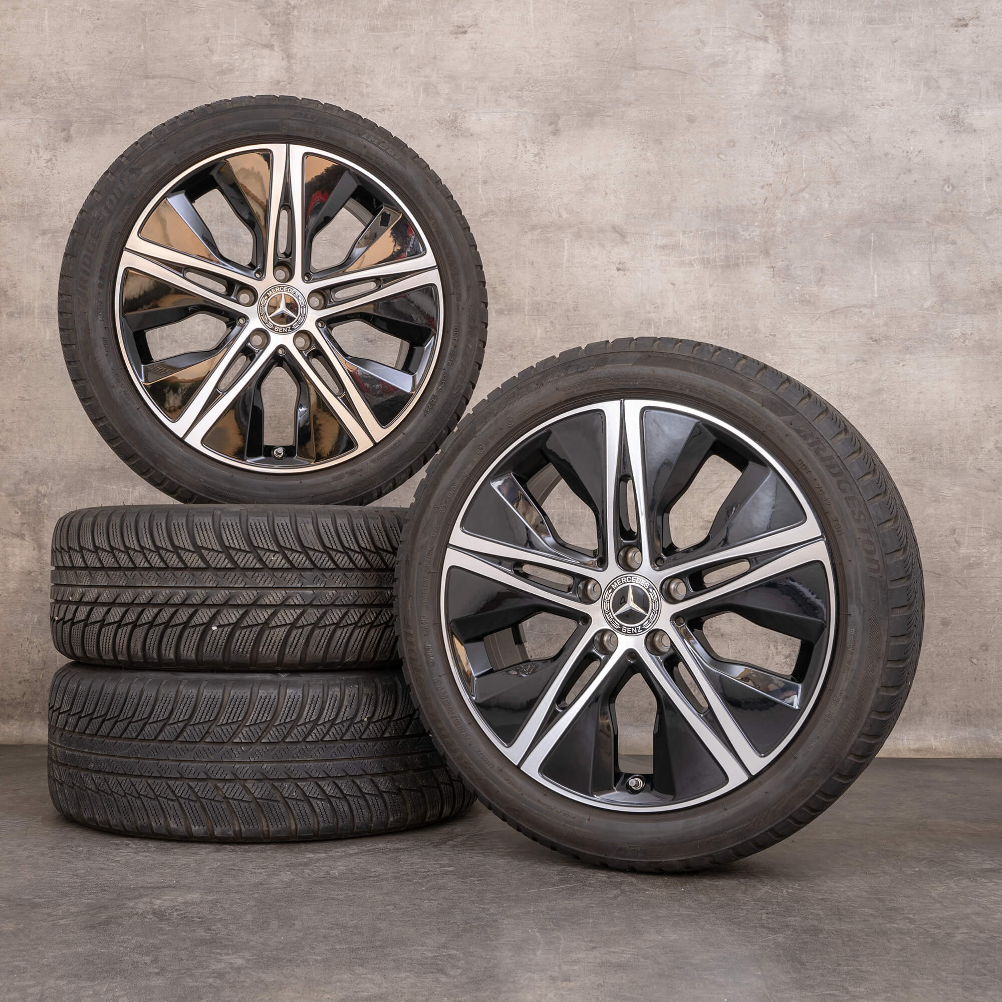 Alkuperäiset Mercedes Benz A B-sarja CLA talvirenkaat 18 tuuman W177 V177 W247 C118 X118 vanteet A1774010500 musta kiillotettu