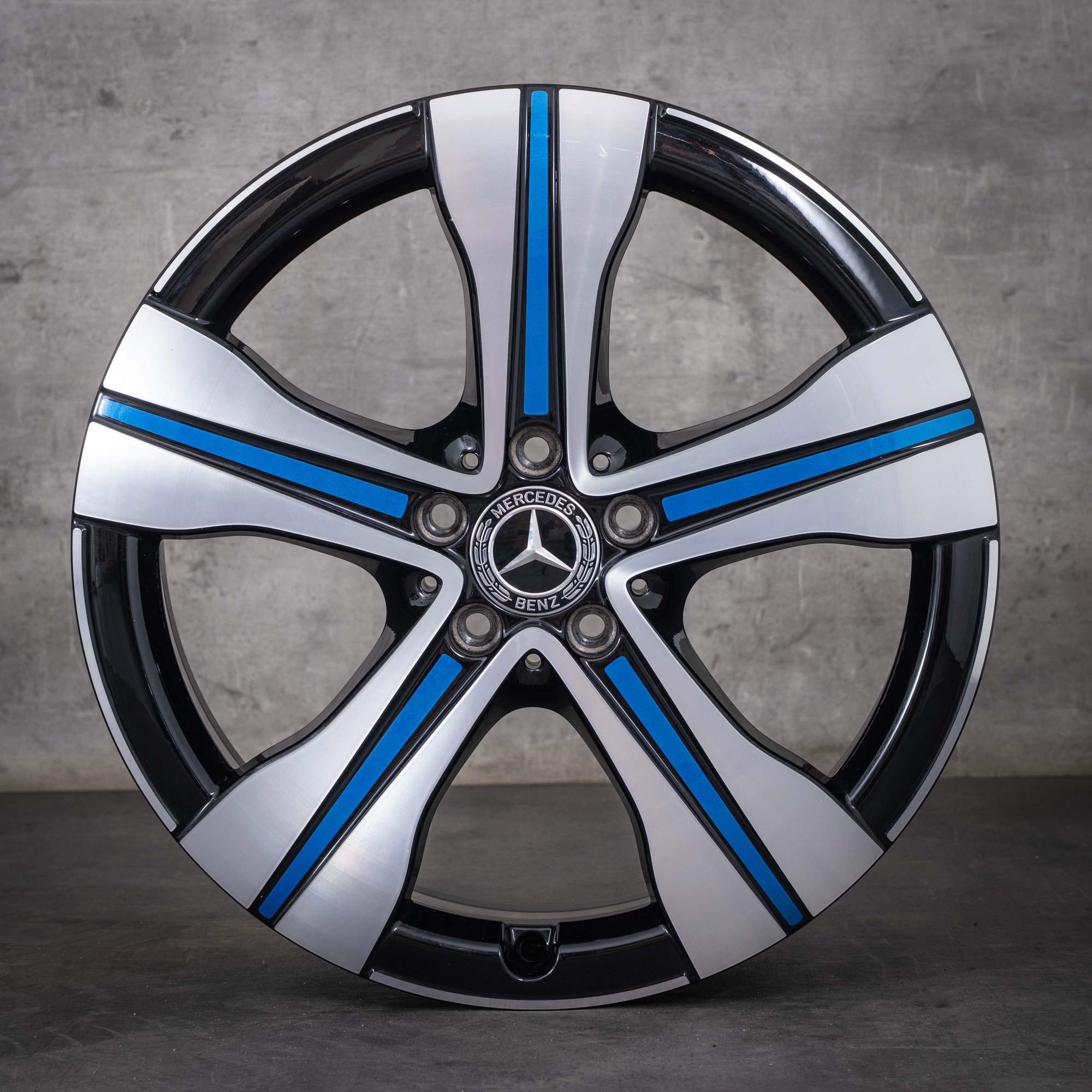 Originale Mercedes-Benz EQA EQB-felger 19 tommer H243 X243 A2434011500 svart blå frontpolert